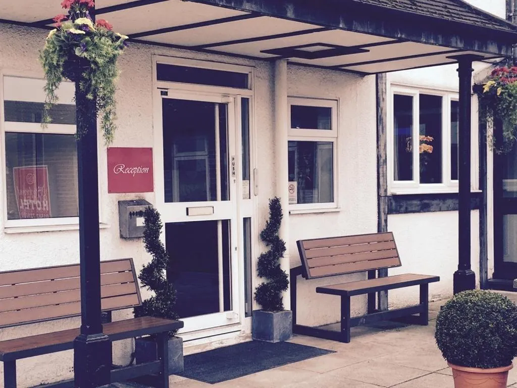 Property building in Stockwood Hotel - Luton Airport
