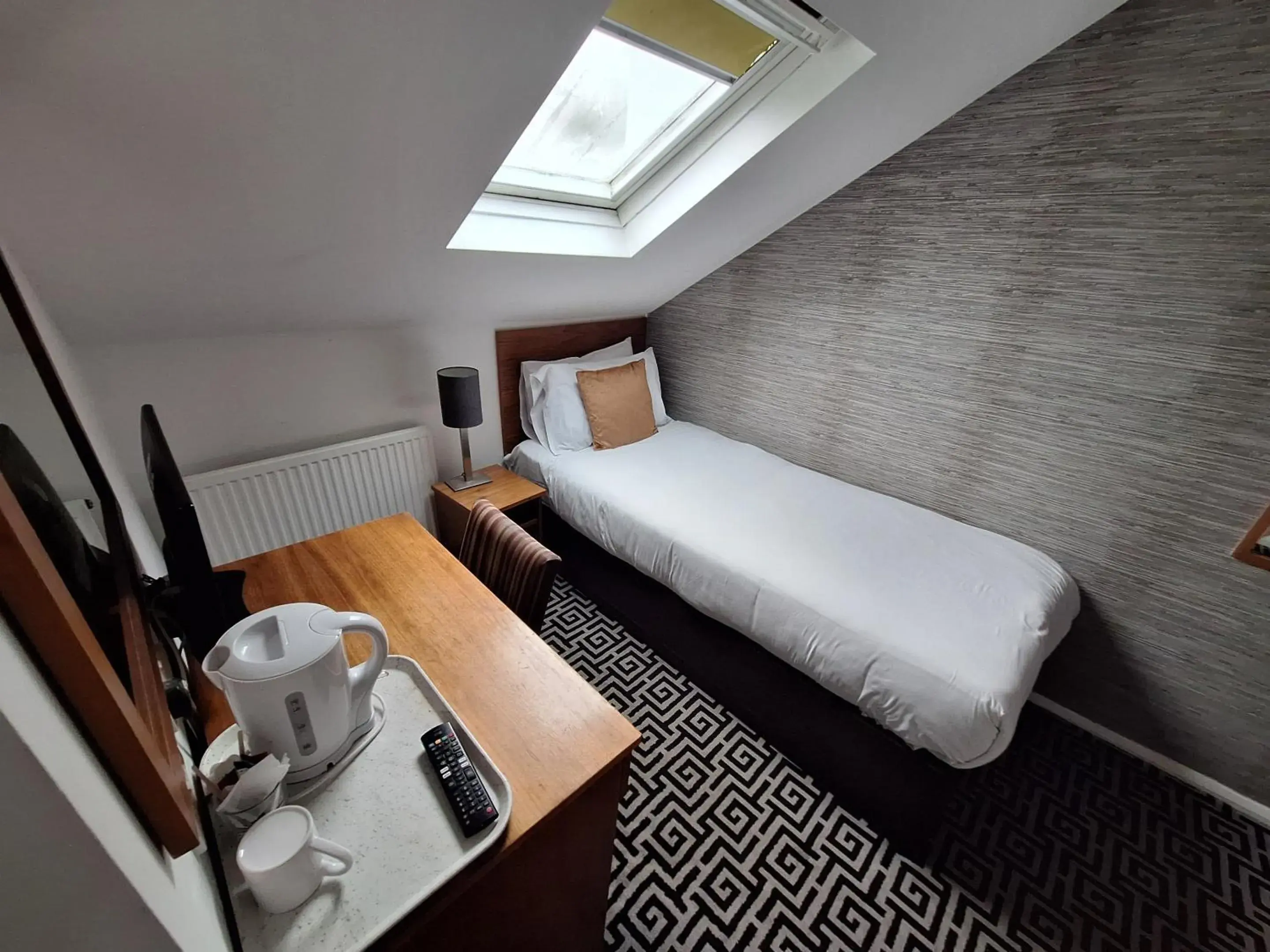 Single Room in Stockwood Hotel - Luton Airport Single Room in Stockwood Hotel - Luton Airport