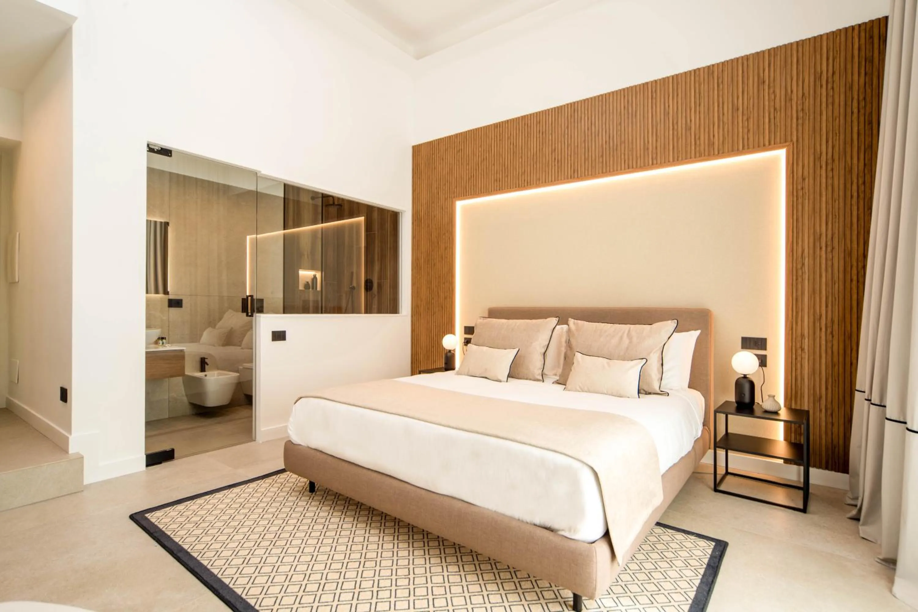 Bed in MAMALU - Studios and Suites