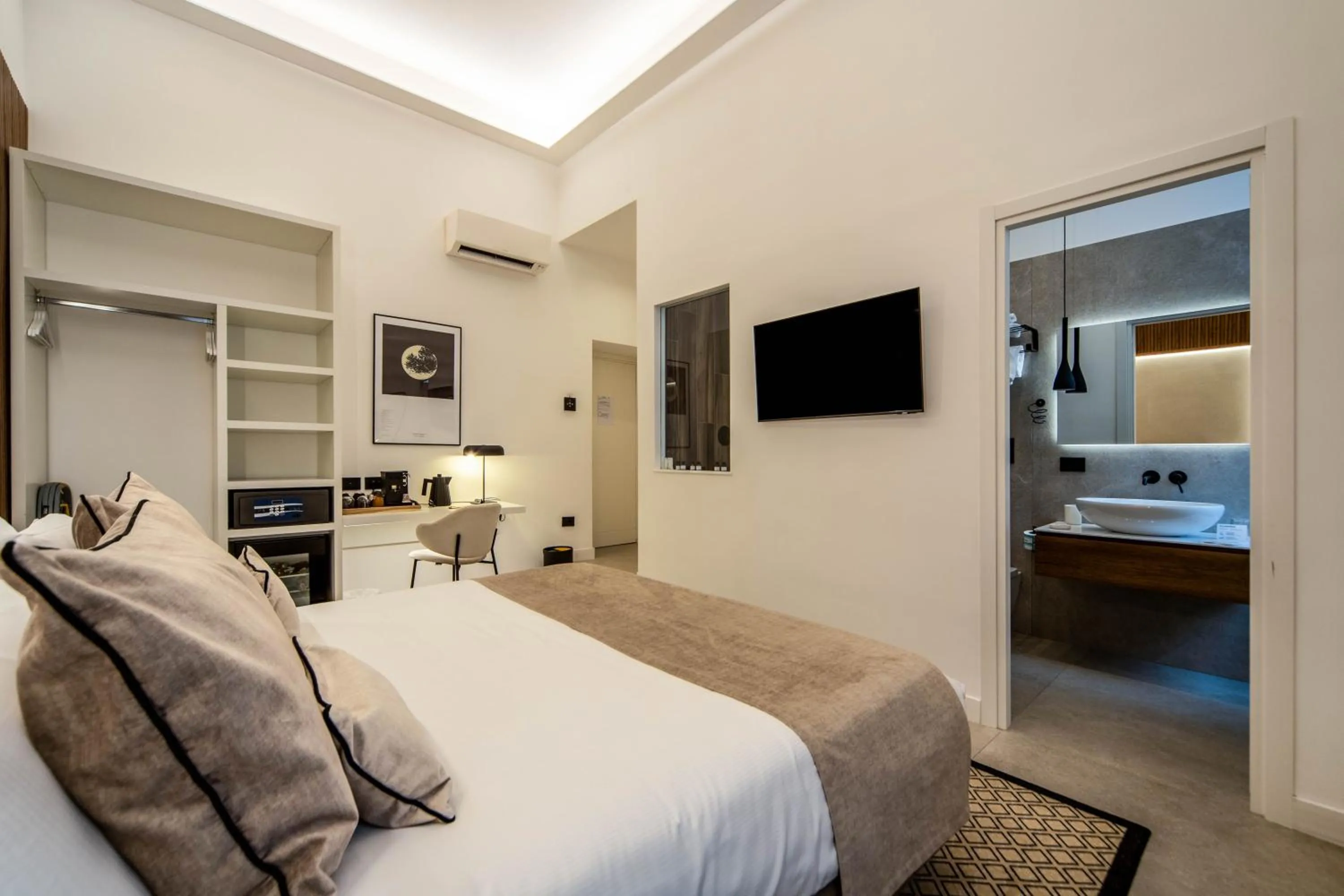 Bed in MAMALU - Studios and Suites