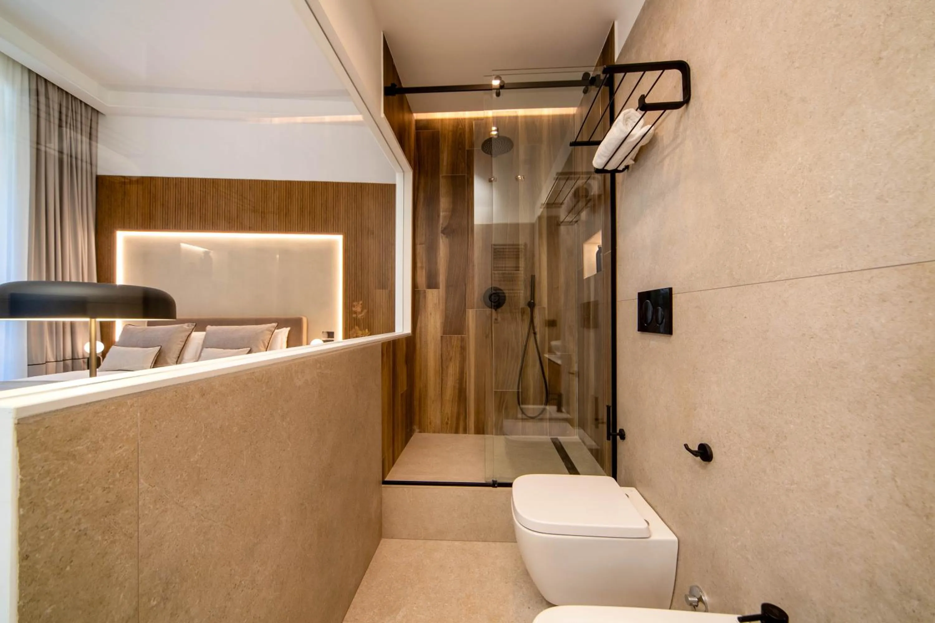 Shower in MAMALU - Studios and Suites