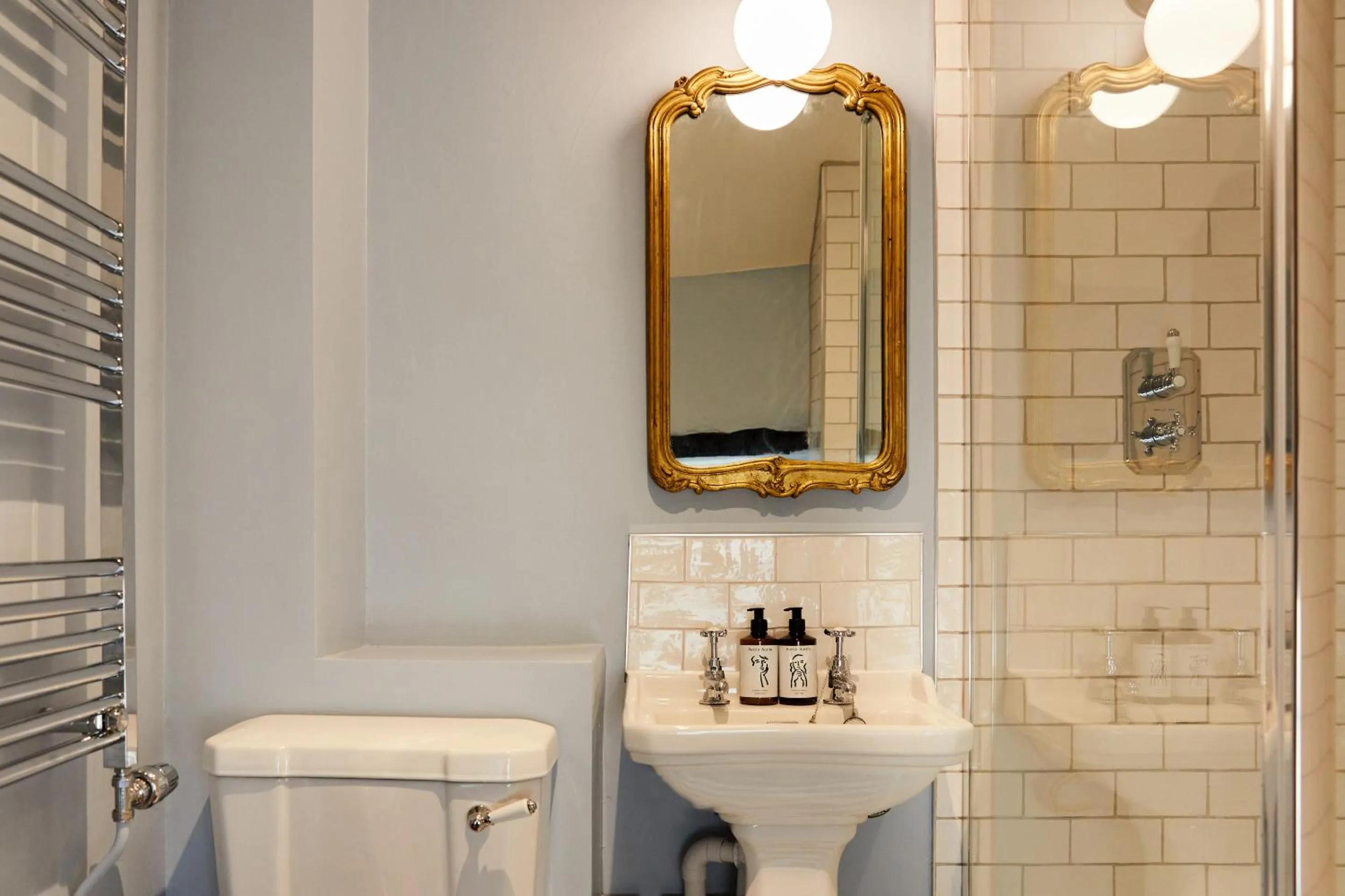 Bedroom in The Sherborne Arms