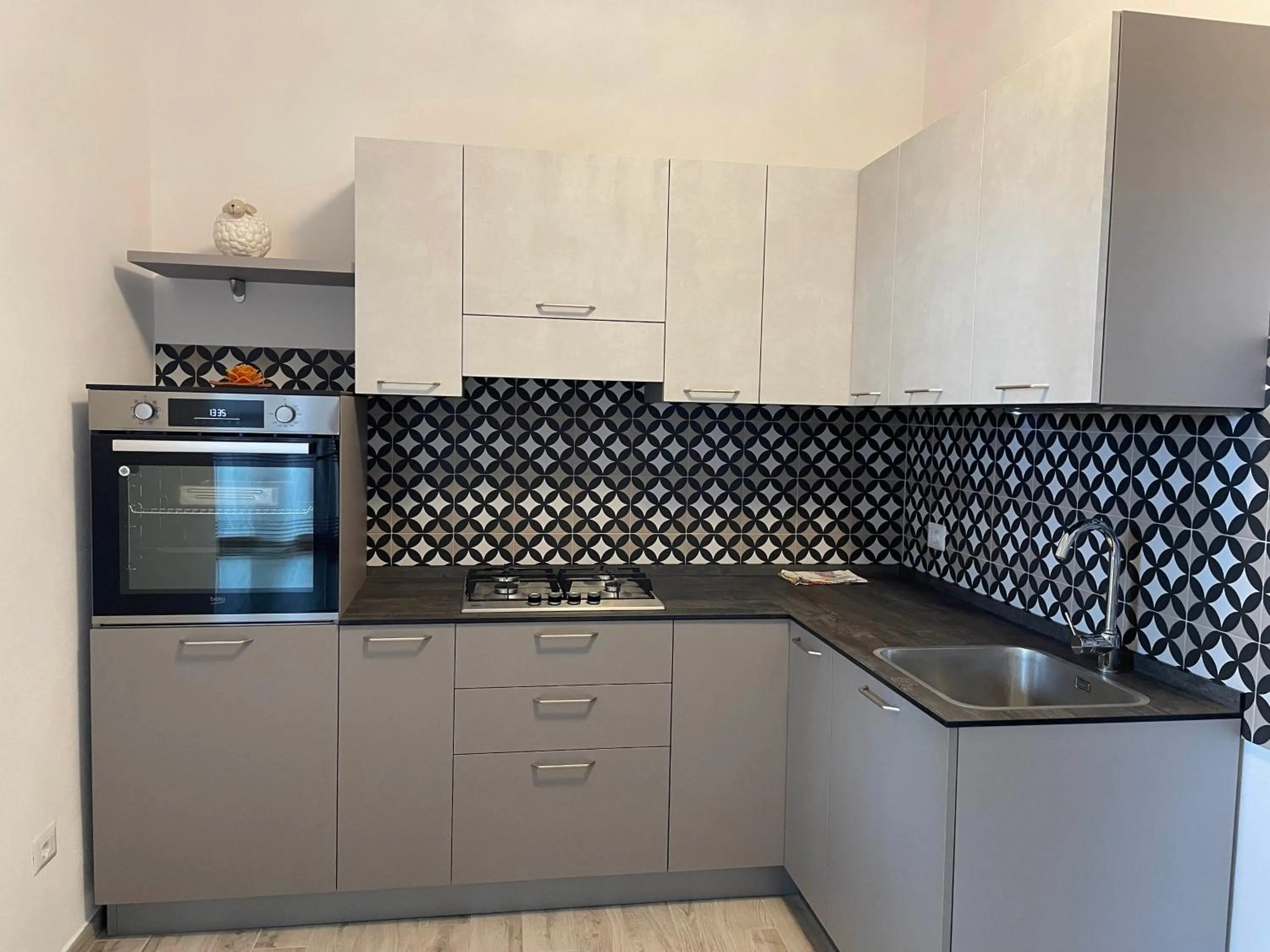 Kitchen or kitchenette in Casa Vacanza Le Case