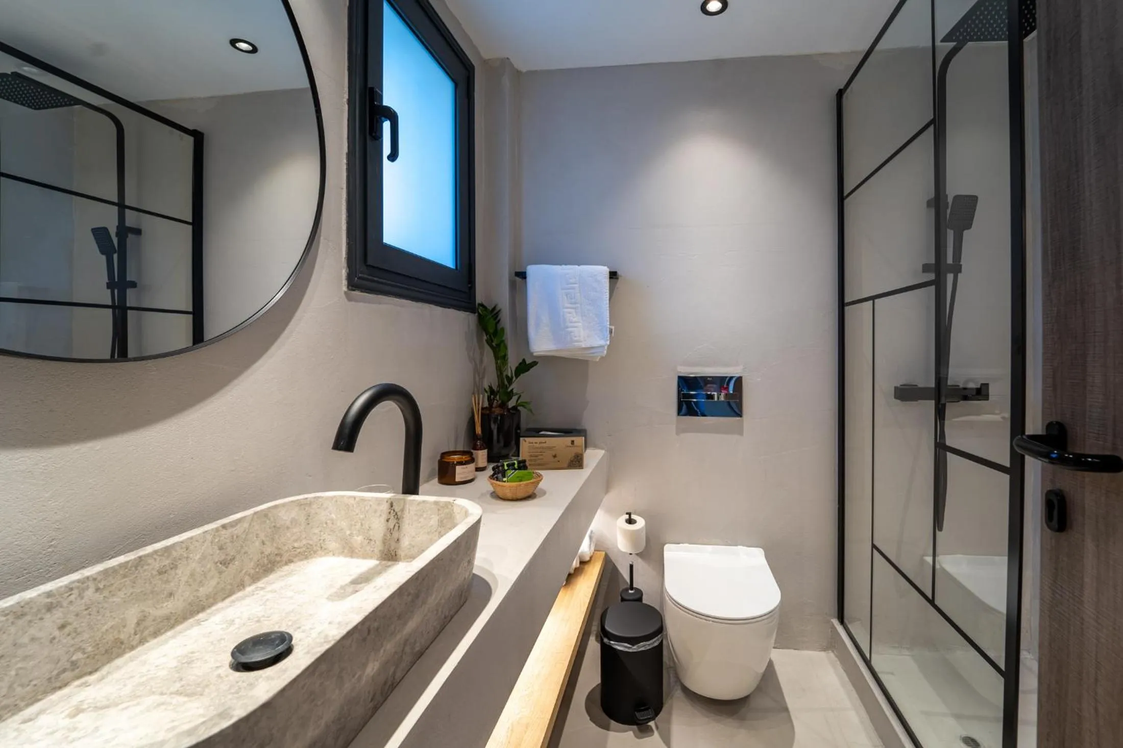 Oniropetra Boutique Hotel