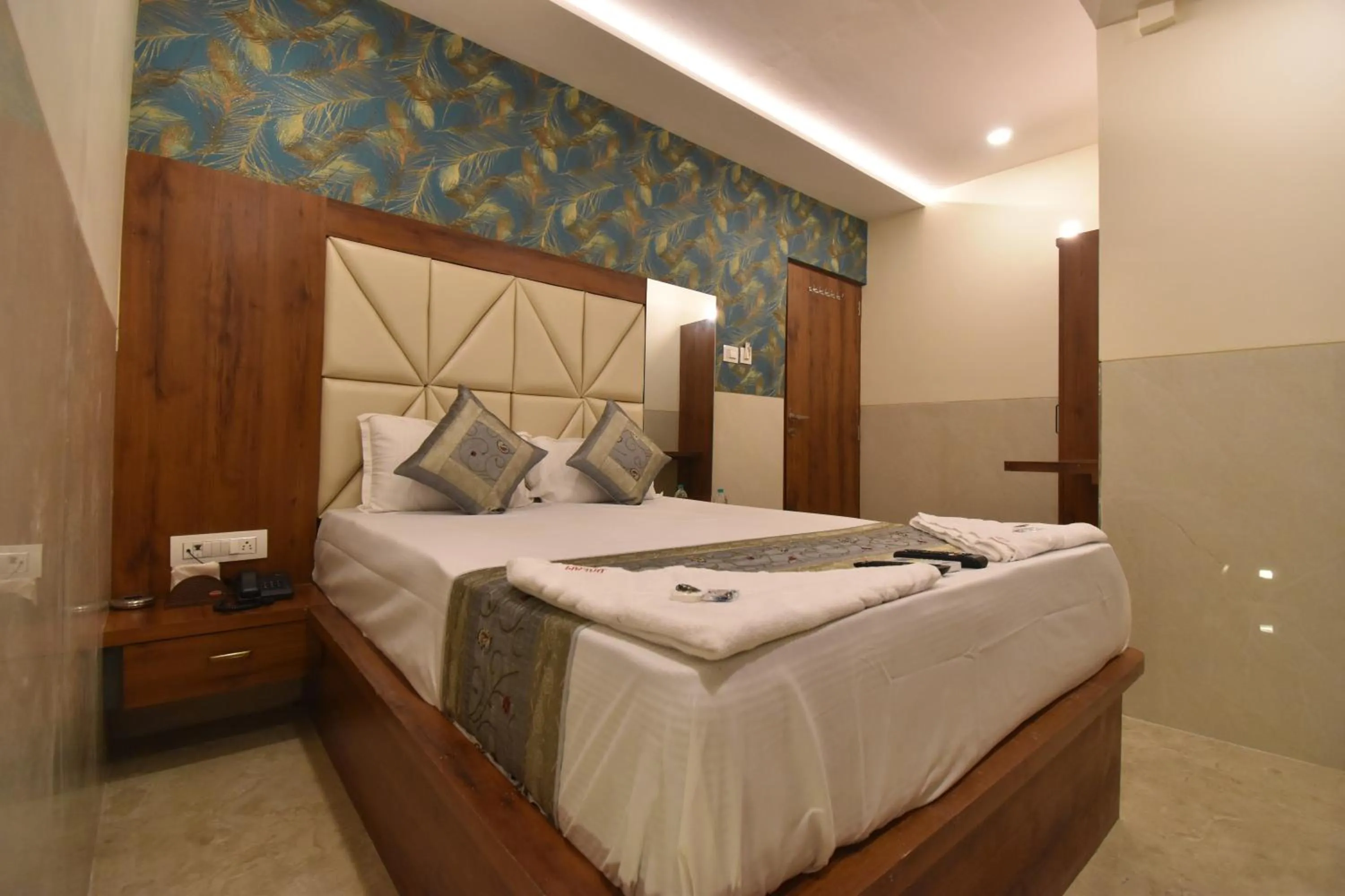 Hotel Dream Palace Residency - Near to US Embassy Bkc Mumbai
