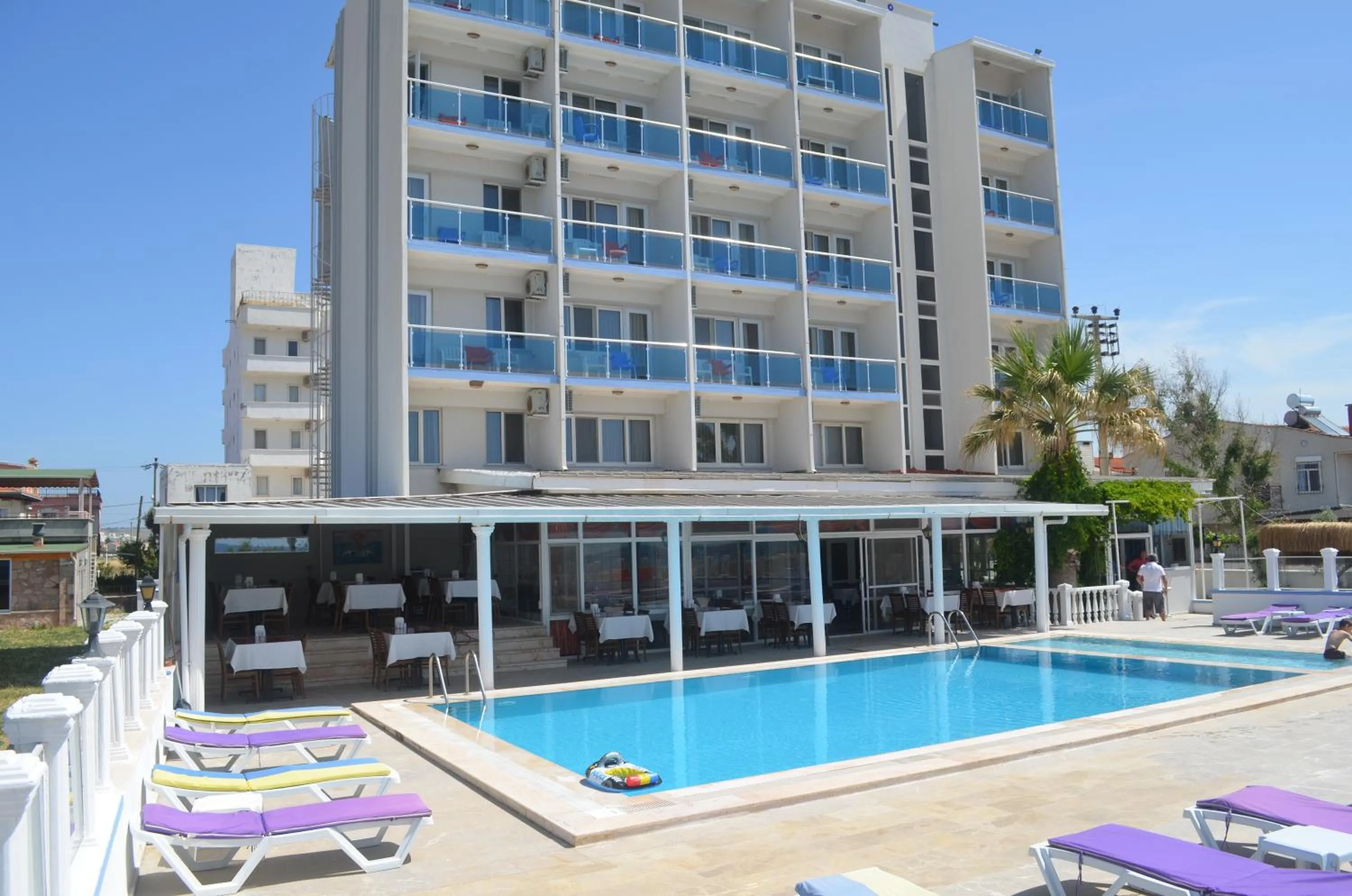Swimming pool in Yasmin Hotel
