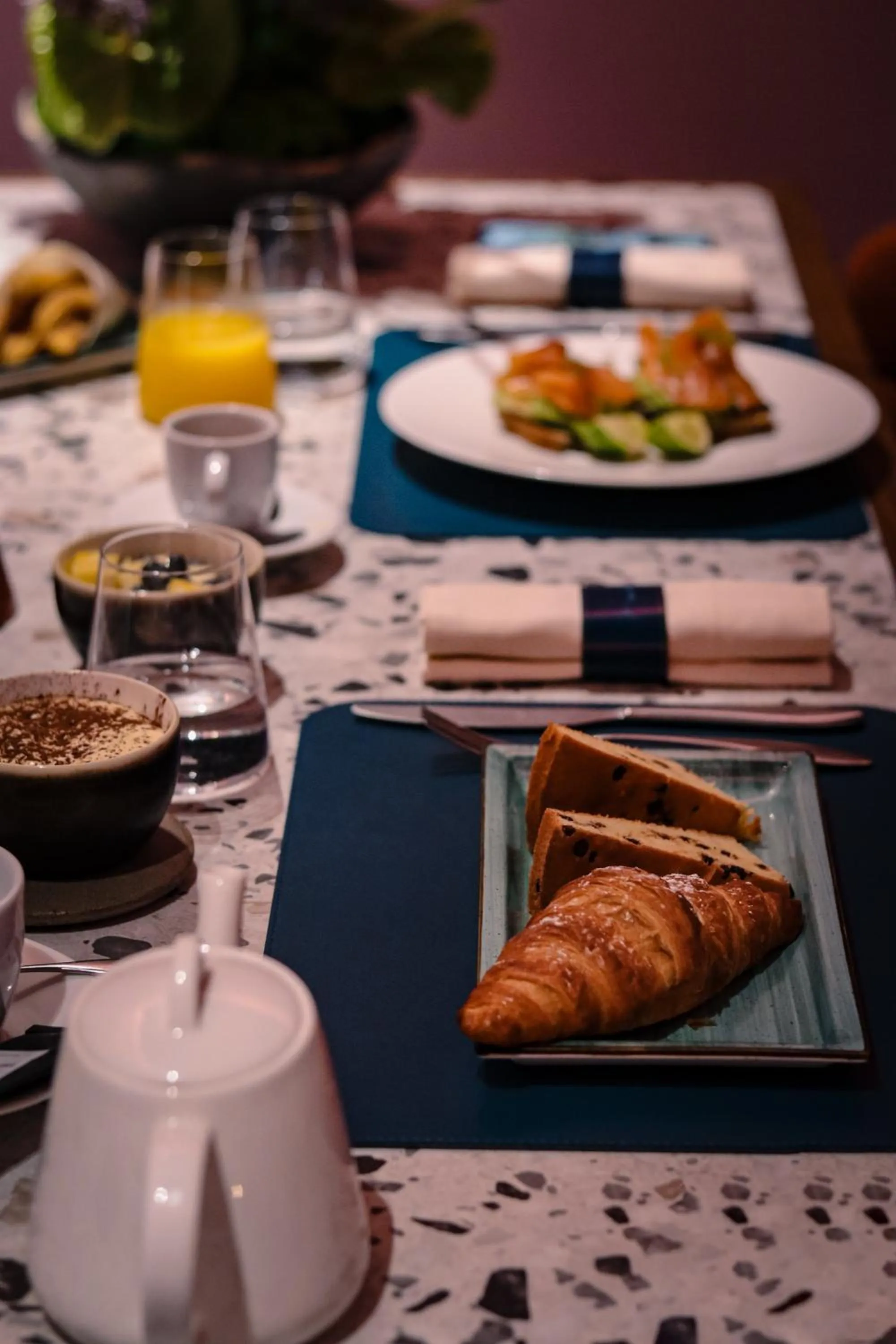 Food and drinks in THE STEPS Hotel - by Eitch Collection