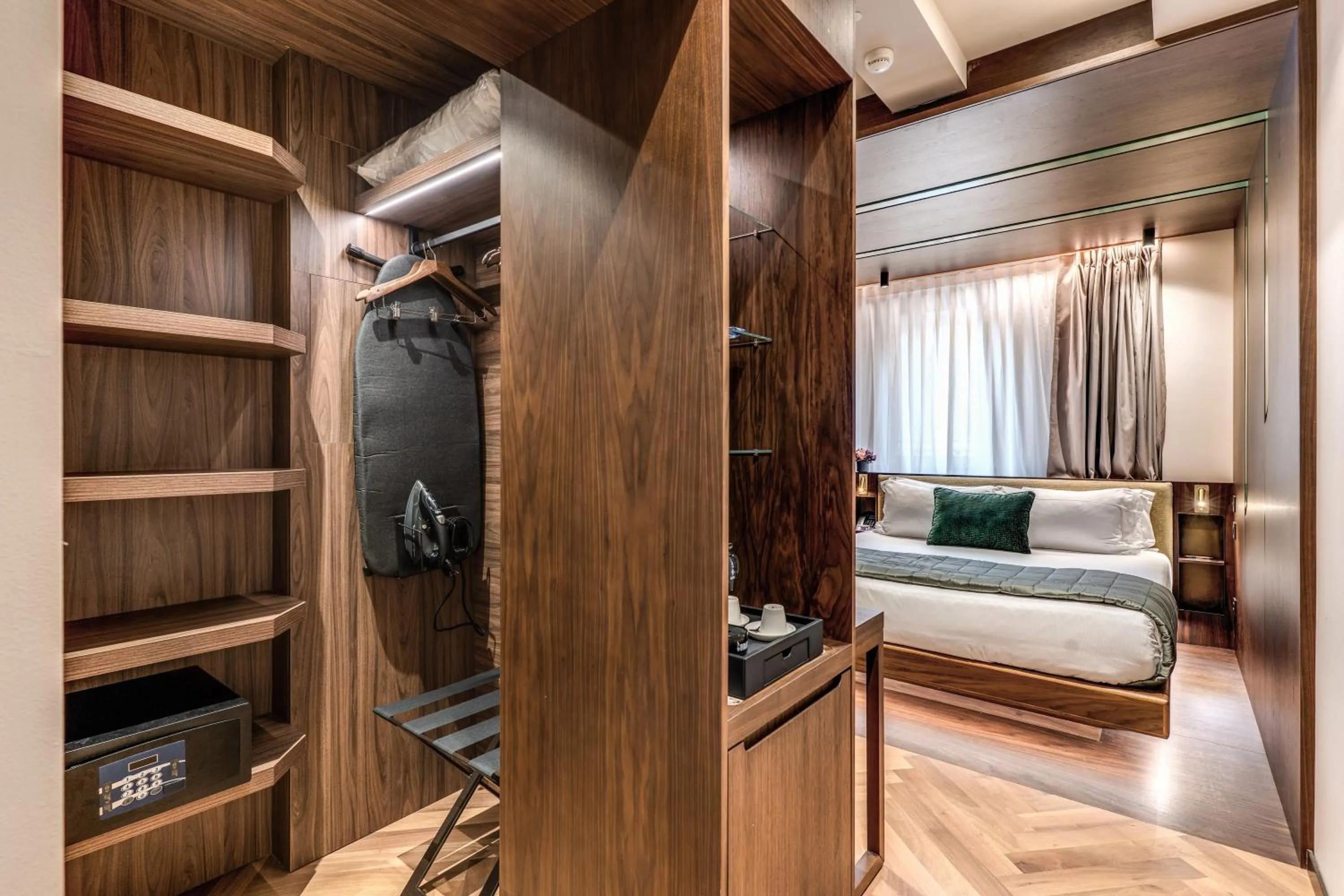 Photo of the whole room, Bed in THE STEPS Hotel - by Eitch Collection