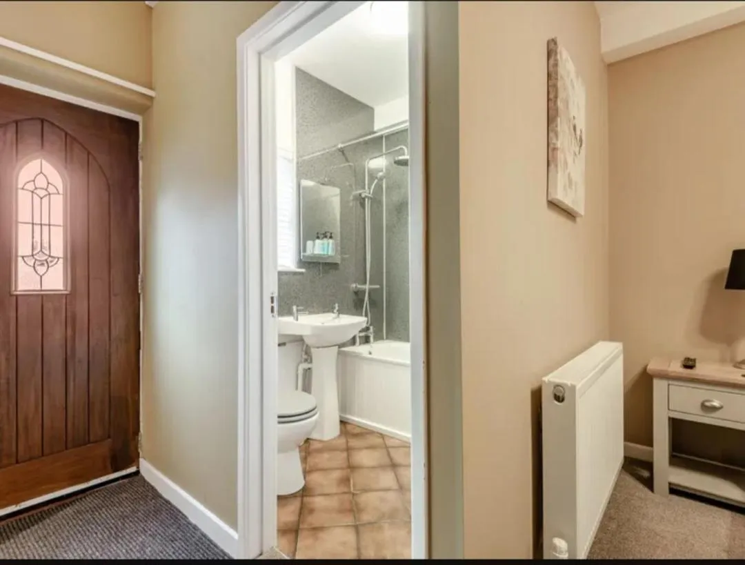 Curly Tail Accommodation