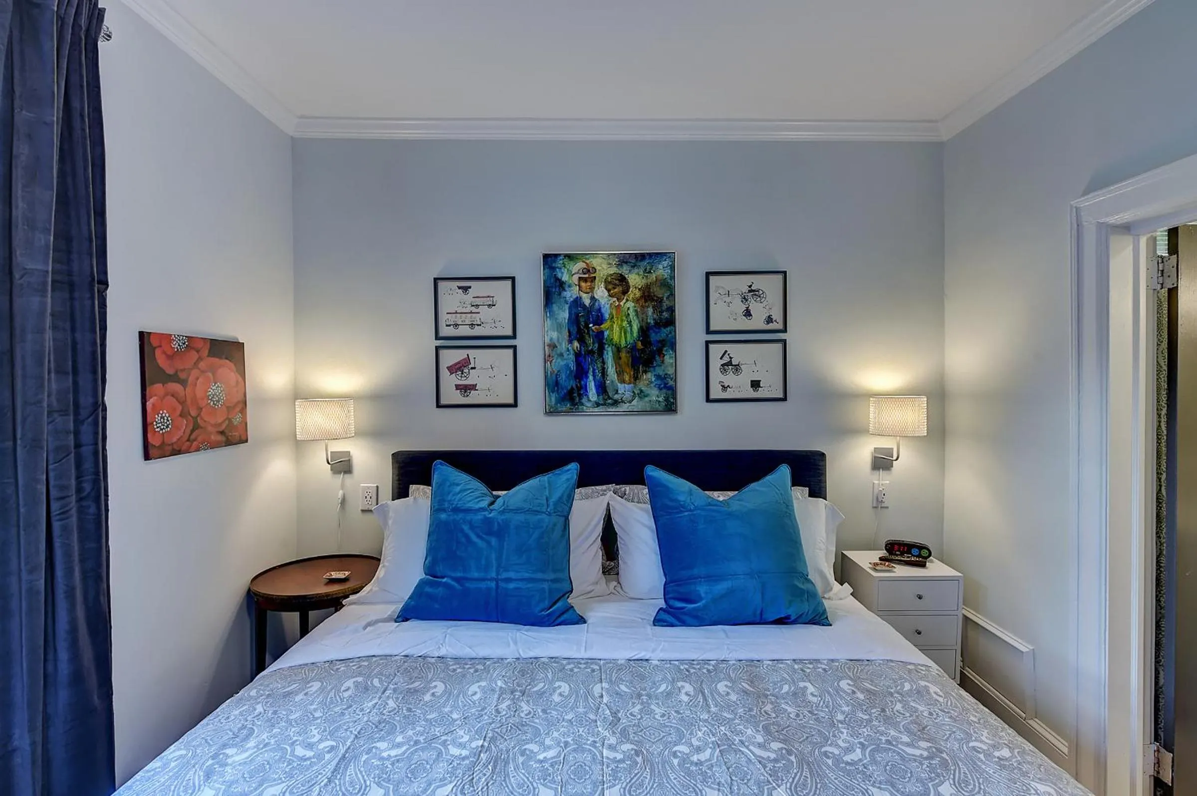 Bed in The Home Collection CLT: Lamar Avenue