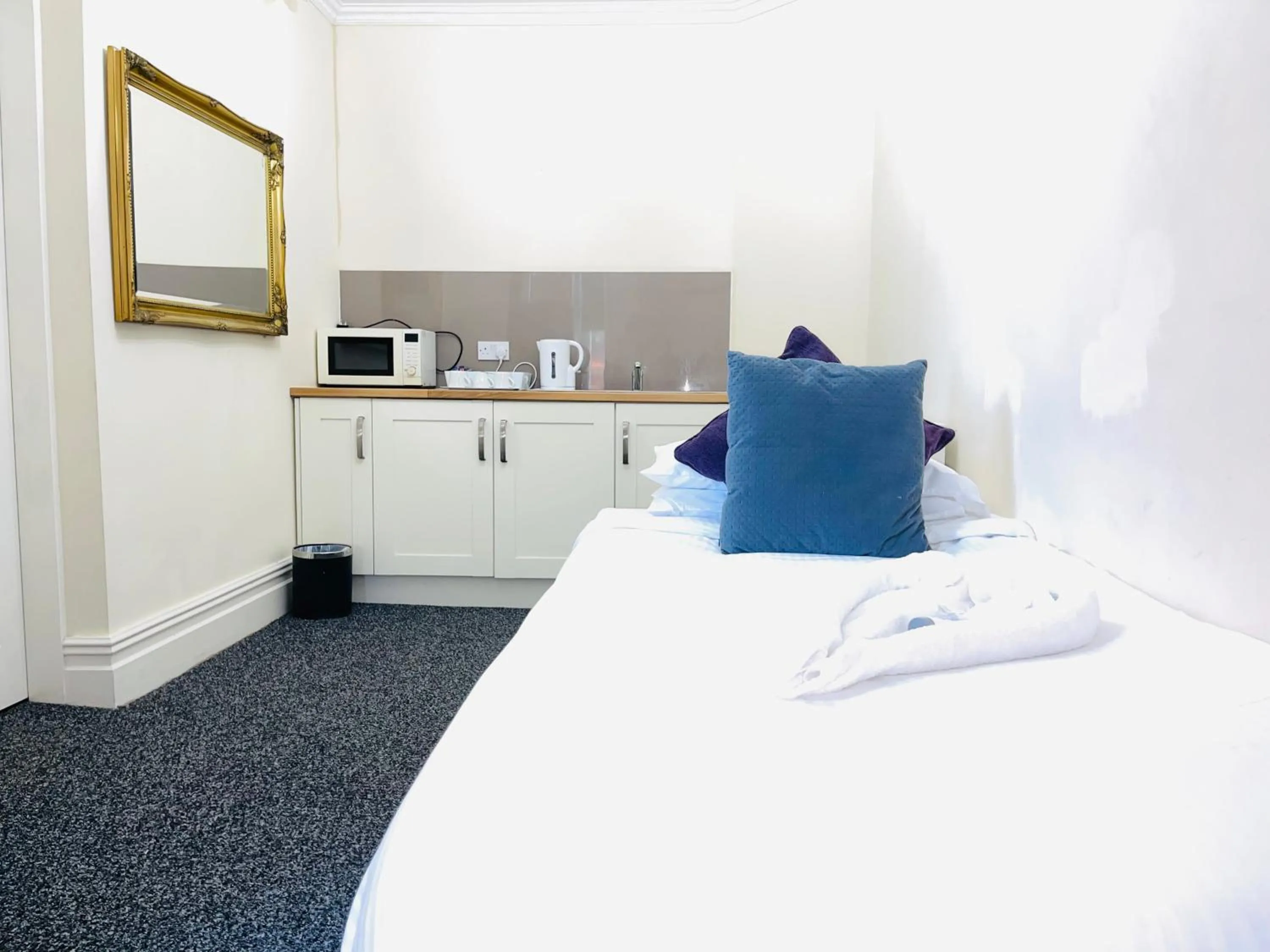 Family, Bed in Trivelles Park Hotel