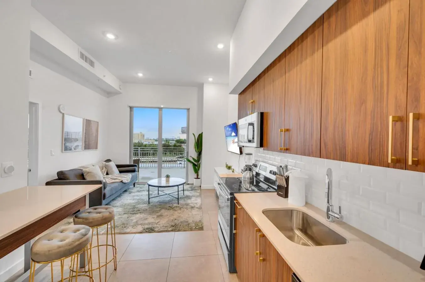 Modern Unit in Downtown Miami With Free Parking Modern Unit in Downtown Miami With Free Parking