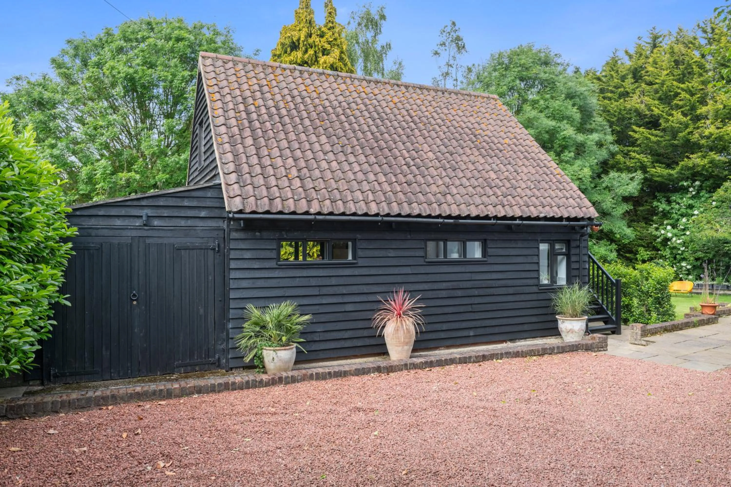 Property building in Attractive 2 storey, 2 bedroom barn in Long Melford