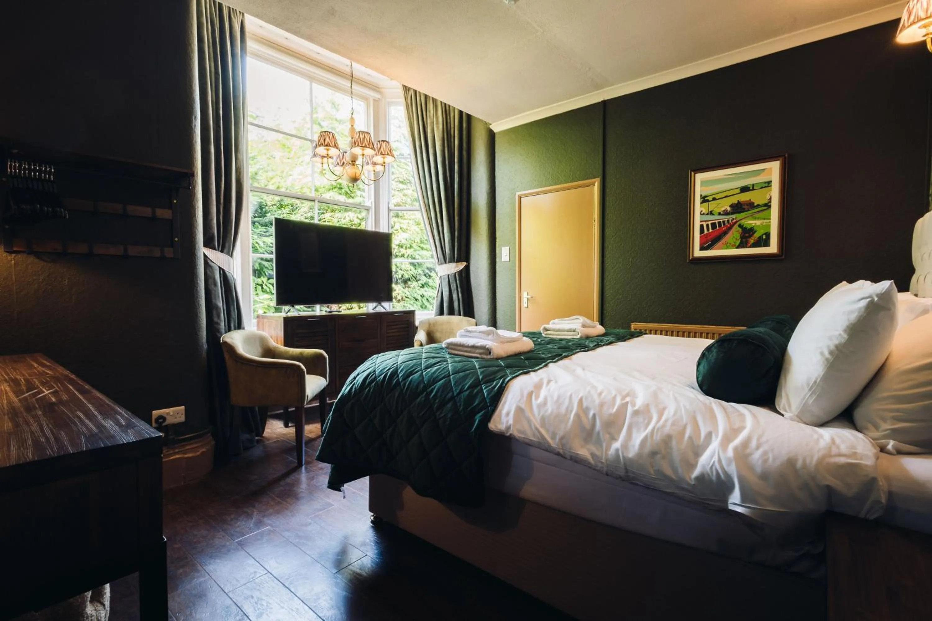 Bedroom, Bed in Gaskell Arms