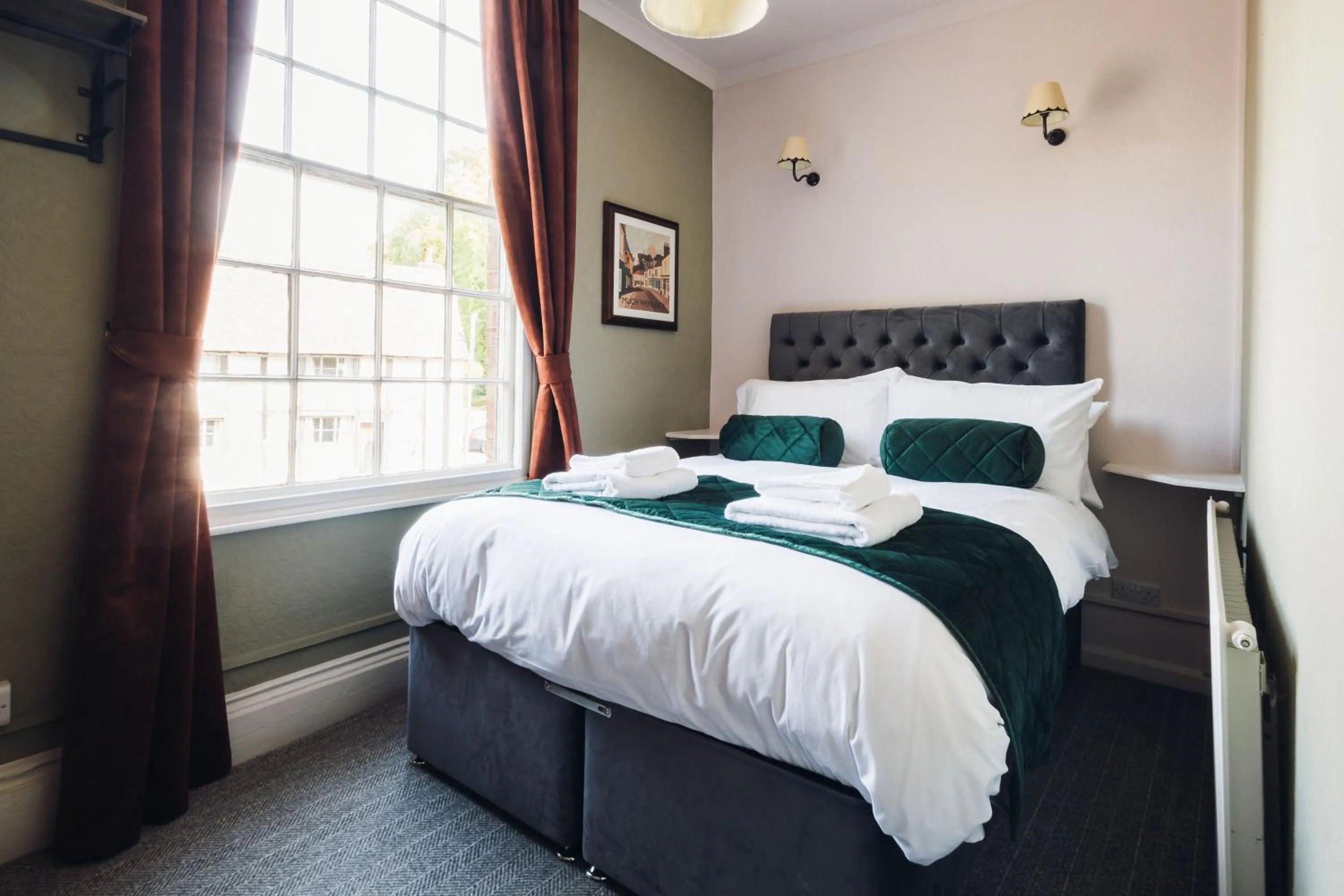 Bedroom, Bed in Gaskell Arms