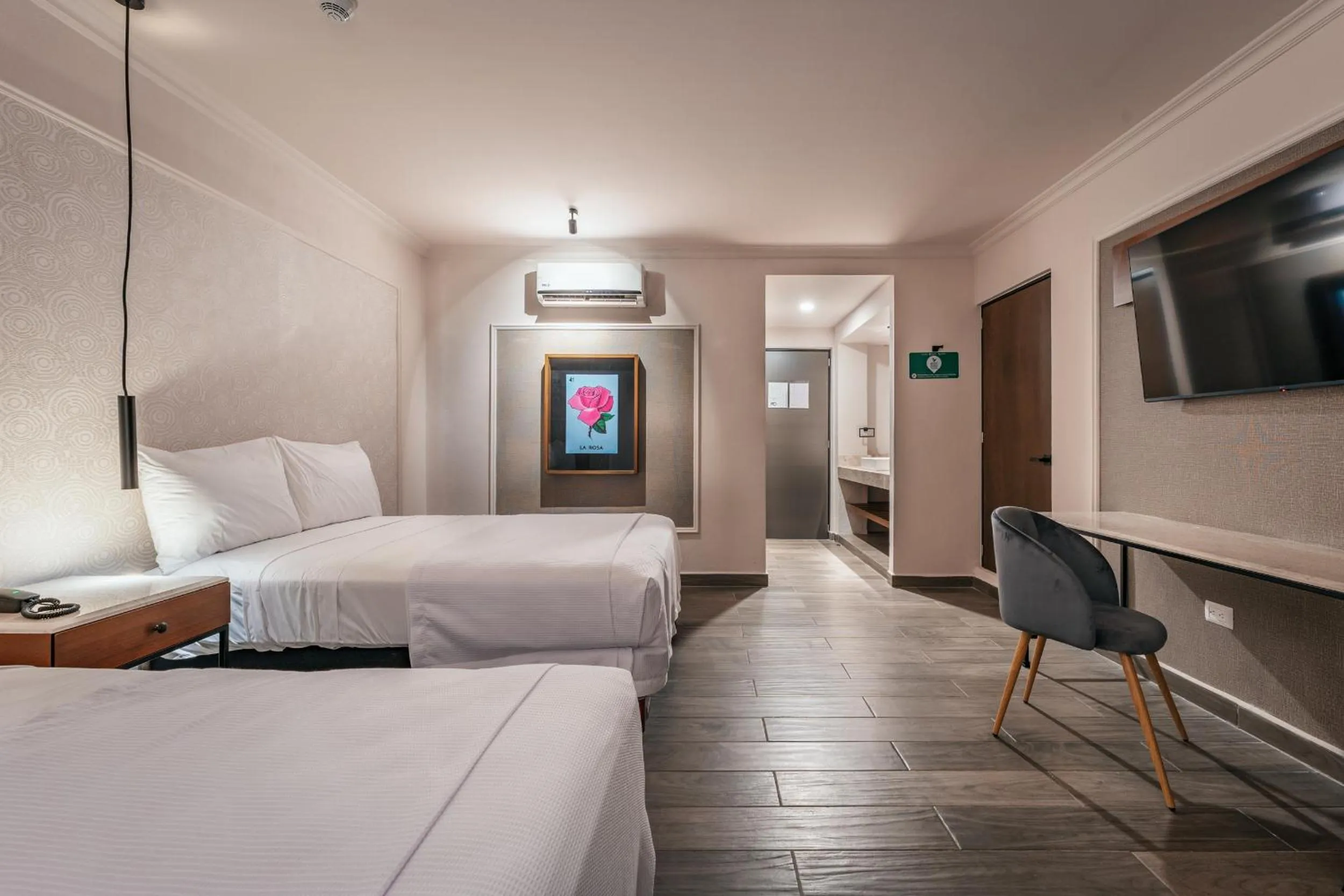 Photo of the whole room, Bed in Hotel MID Project