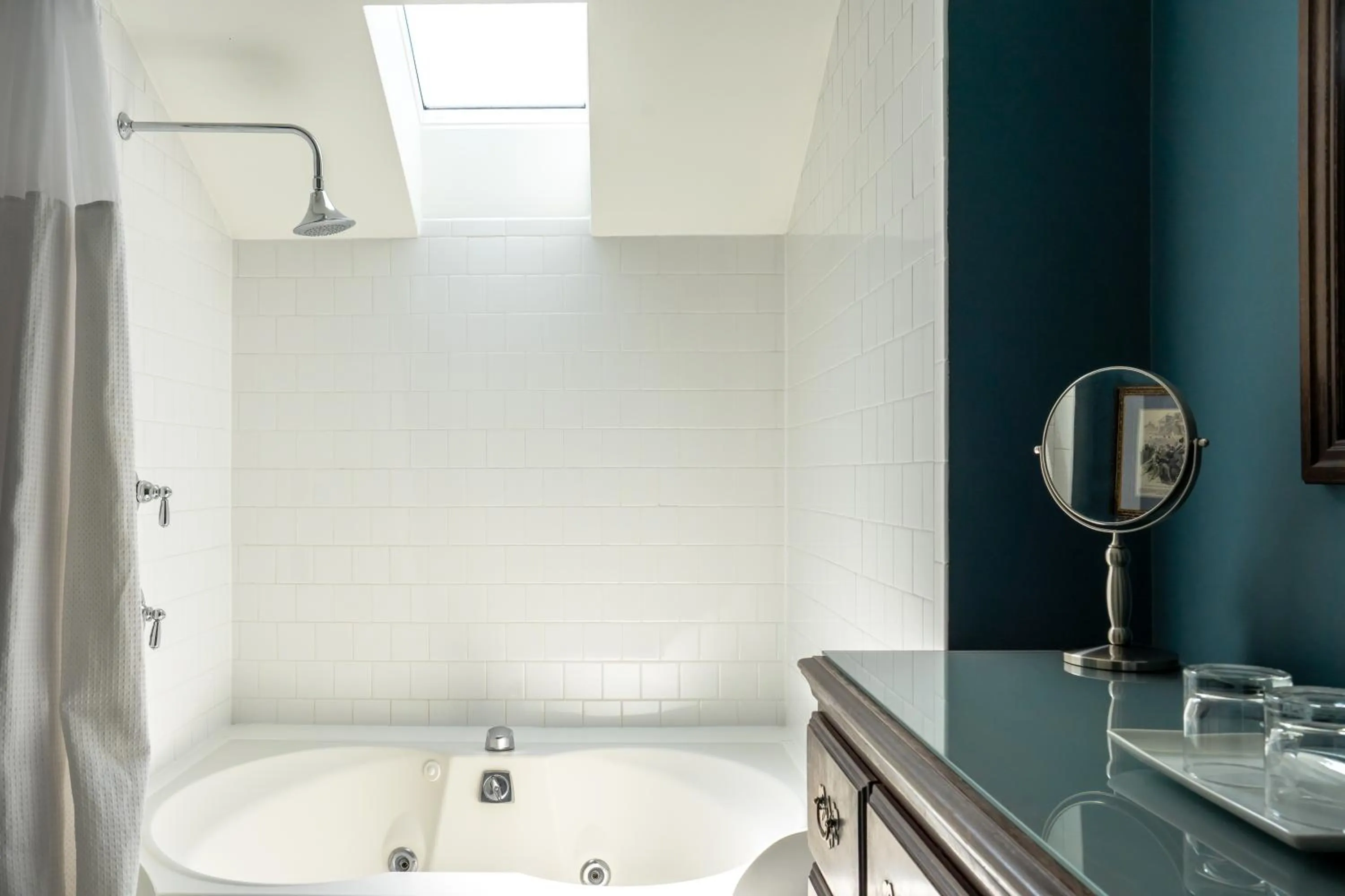 Shower in Francis Malbone House