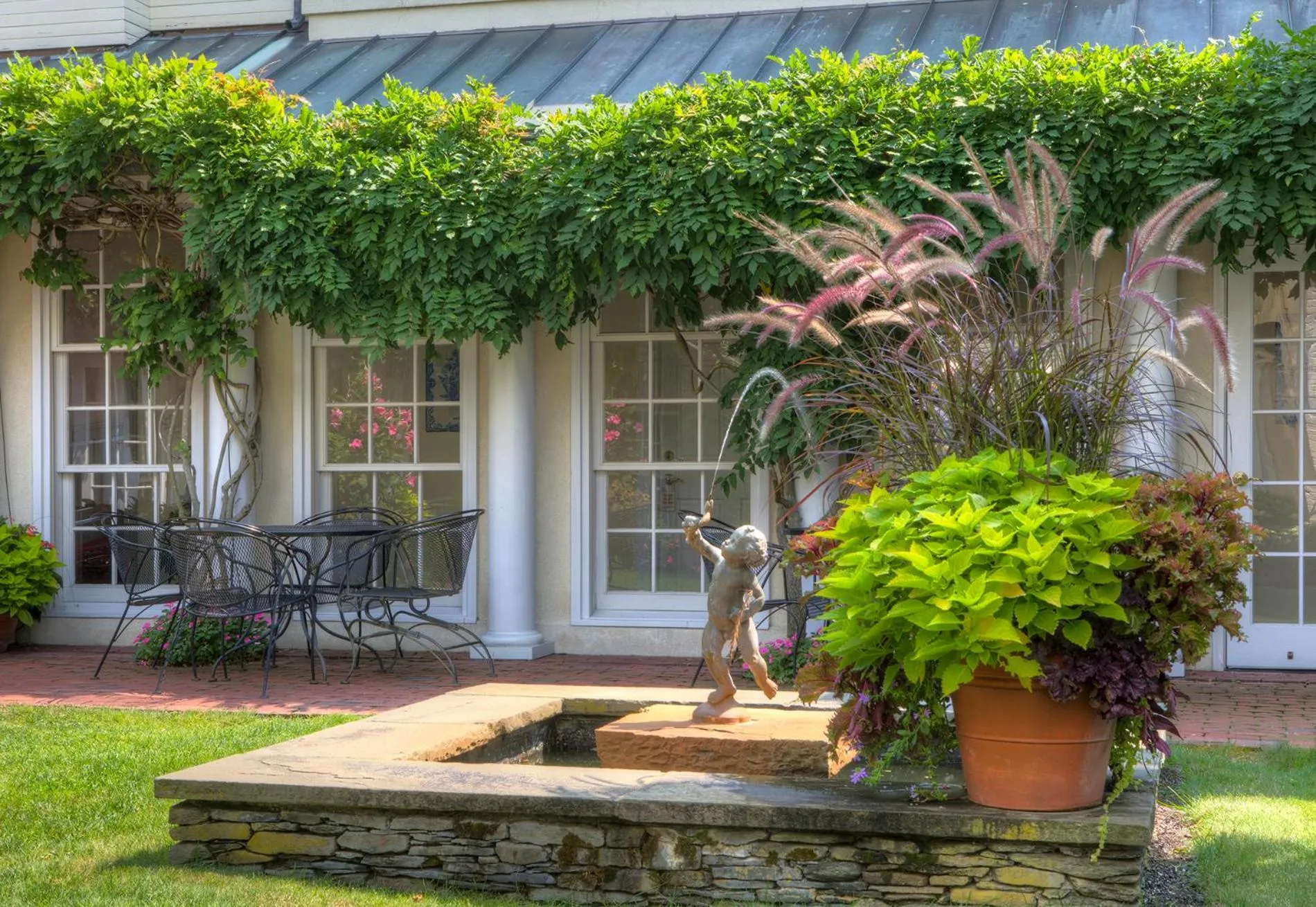 Patio in Francis Malbone House