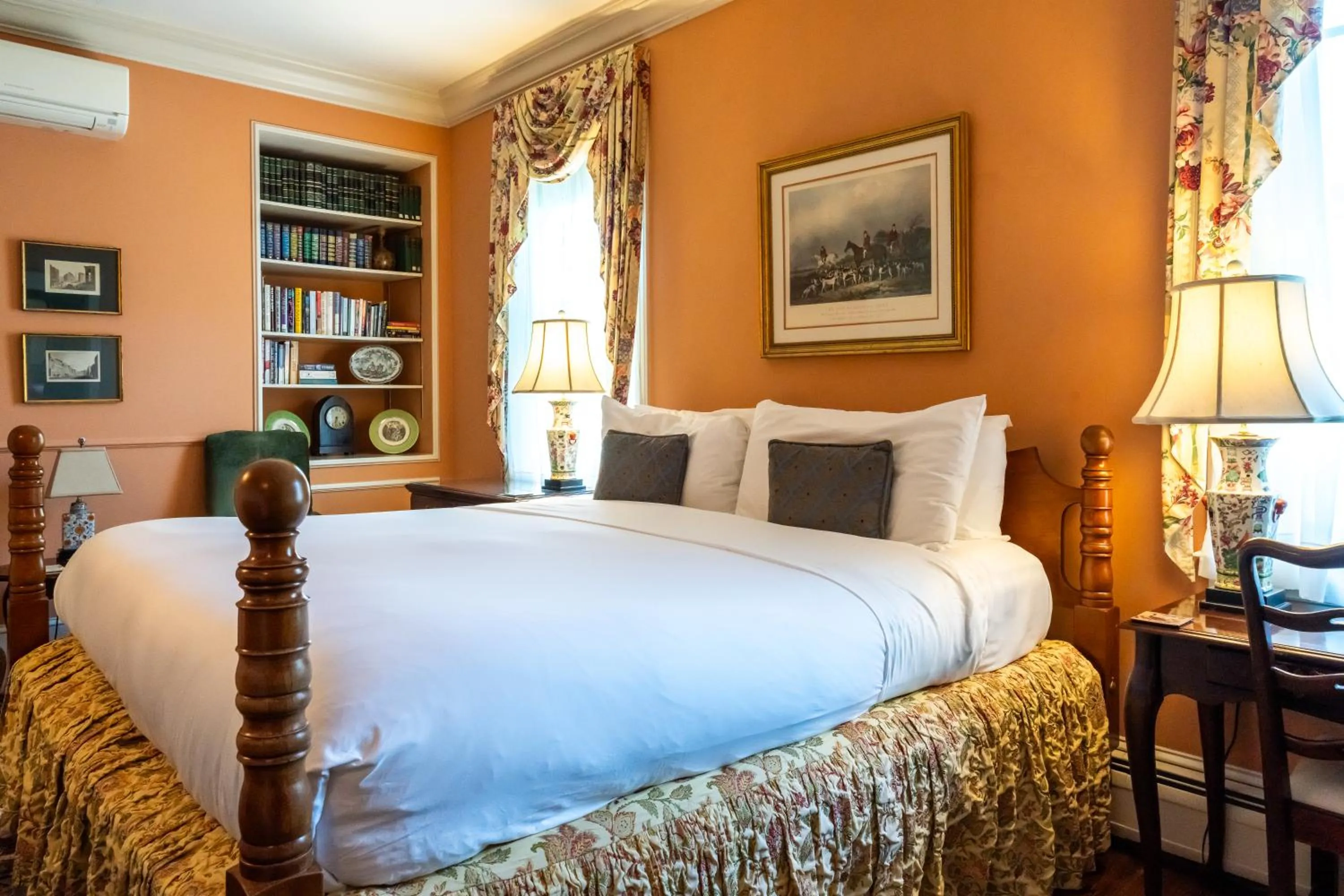 Bedroom, Bed in Francis Malbone House
