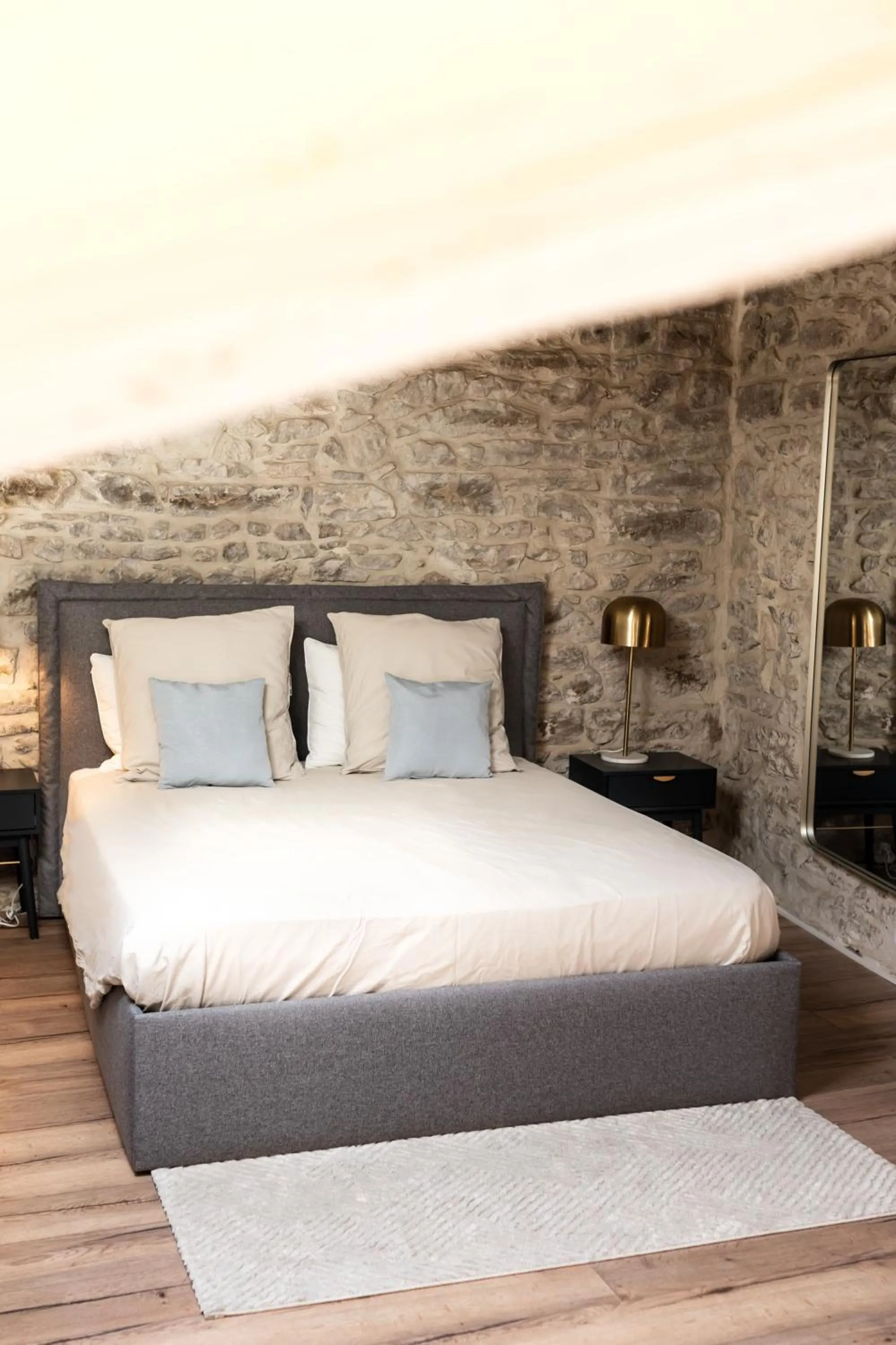Bed in Duplex à 2 min des arènes et de la maison carrée