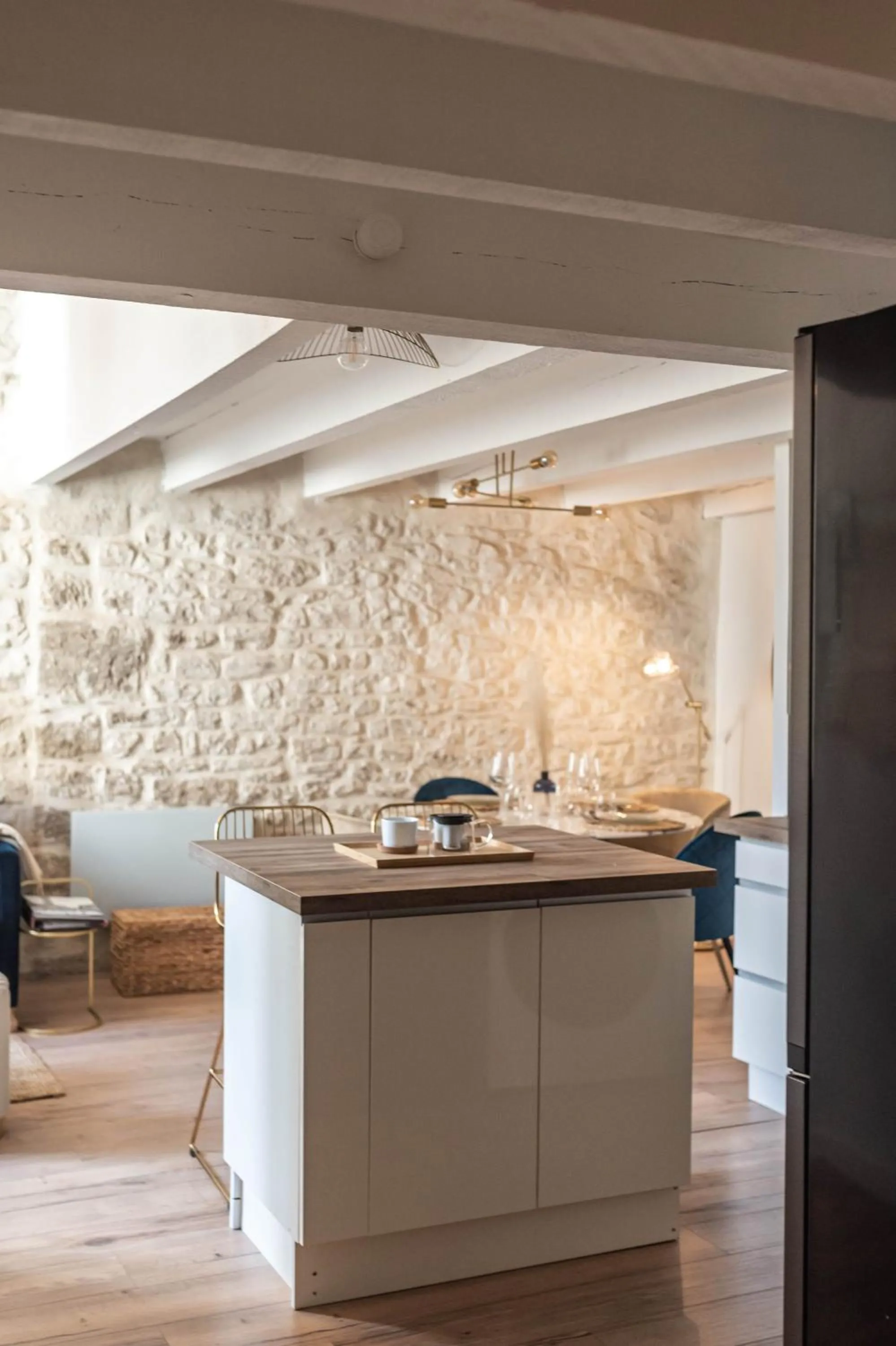 Duplex à 2 min des arènes et de la maison carrée