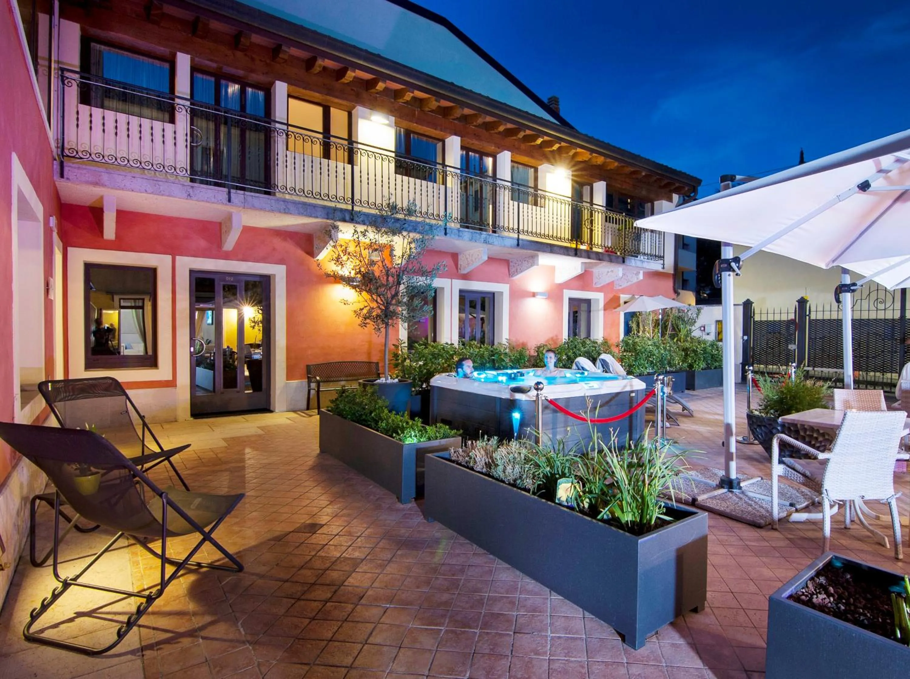 Property building in Hotel Fontana Verona