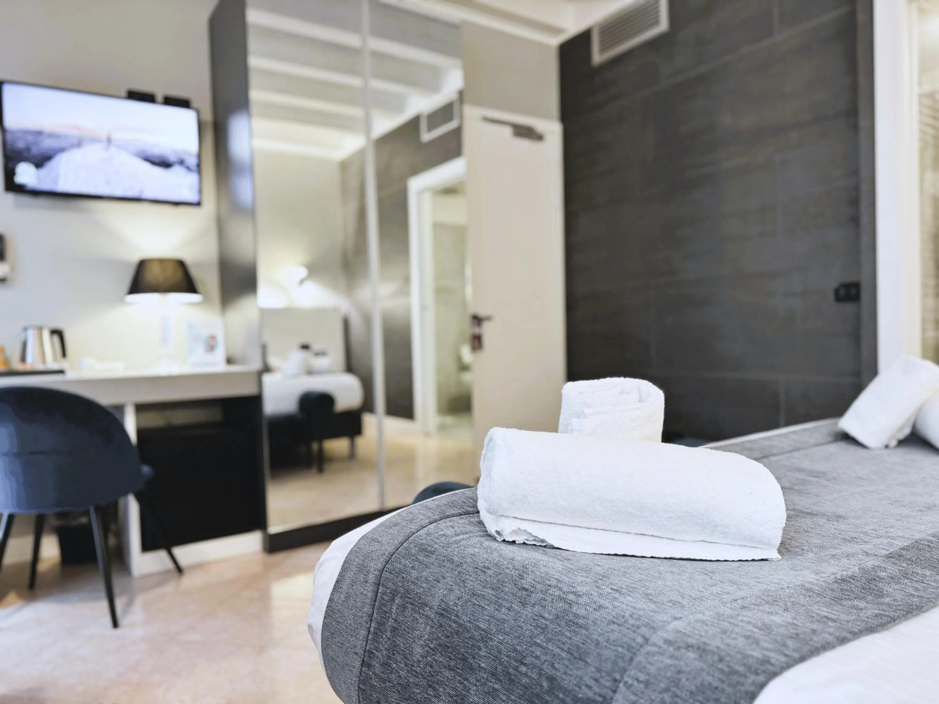 Bedroom, Bed in Hotel Fontana Verona