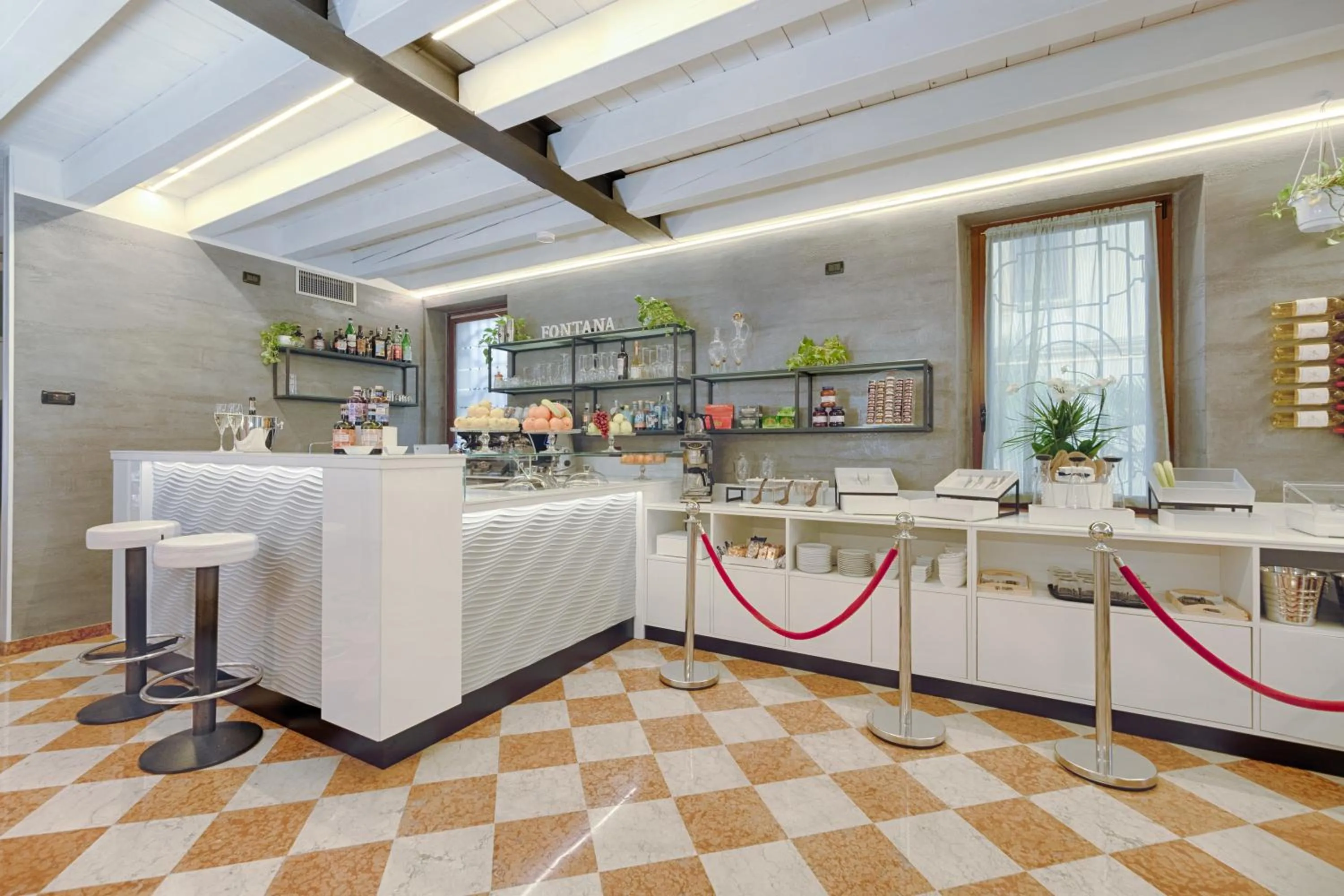 Lounge or bar in Hotel Fontana Verona