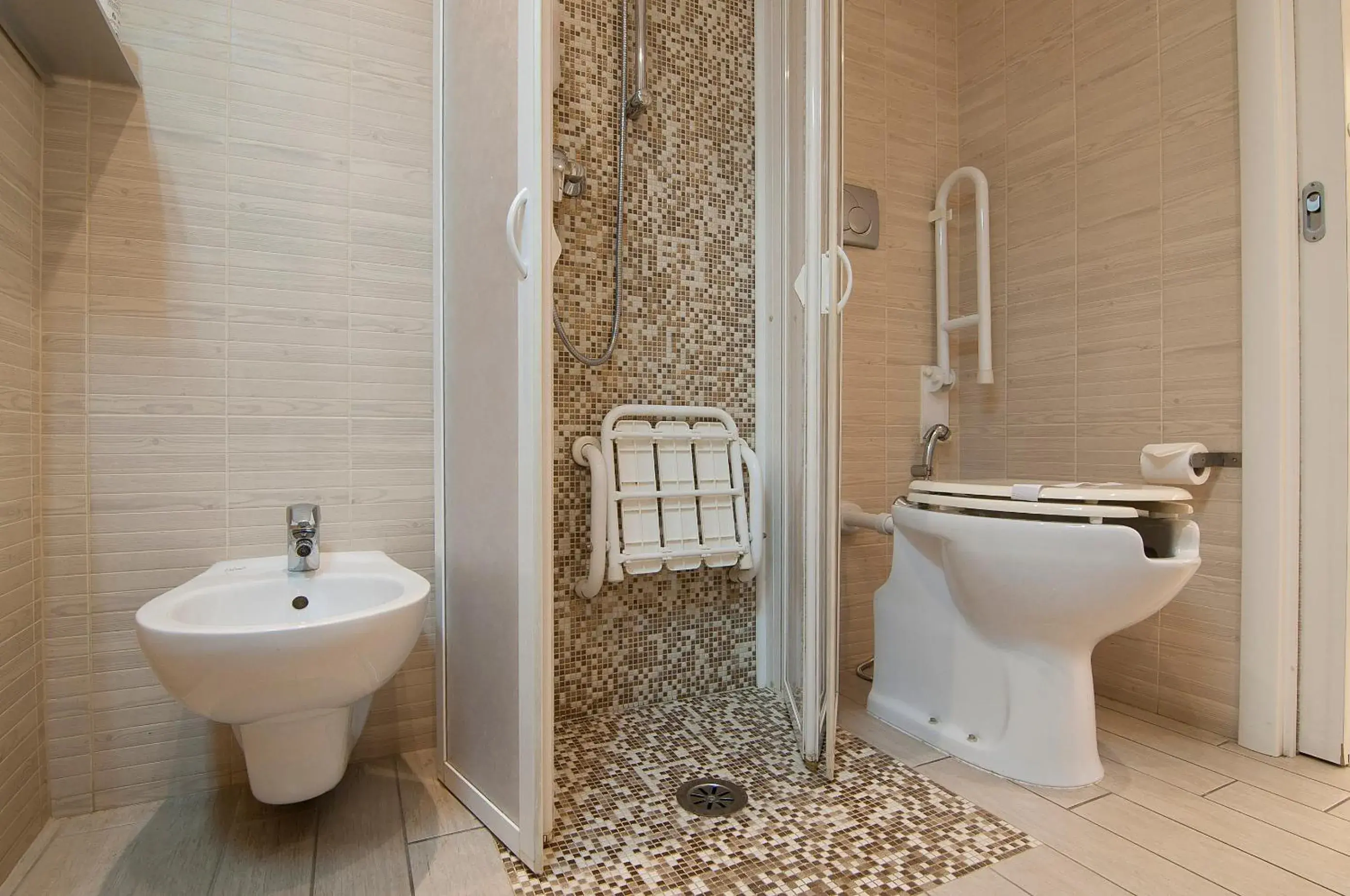 Queen Room - with Disable Bathroom - Annex in Hotel Fontana Verona Queen Room - with Disable Bathroom - Annex in Hotel Fontana Verona