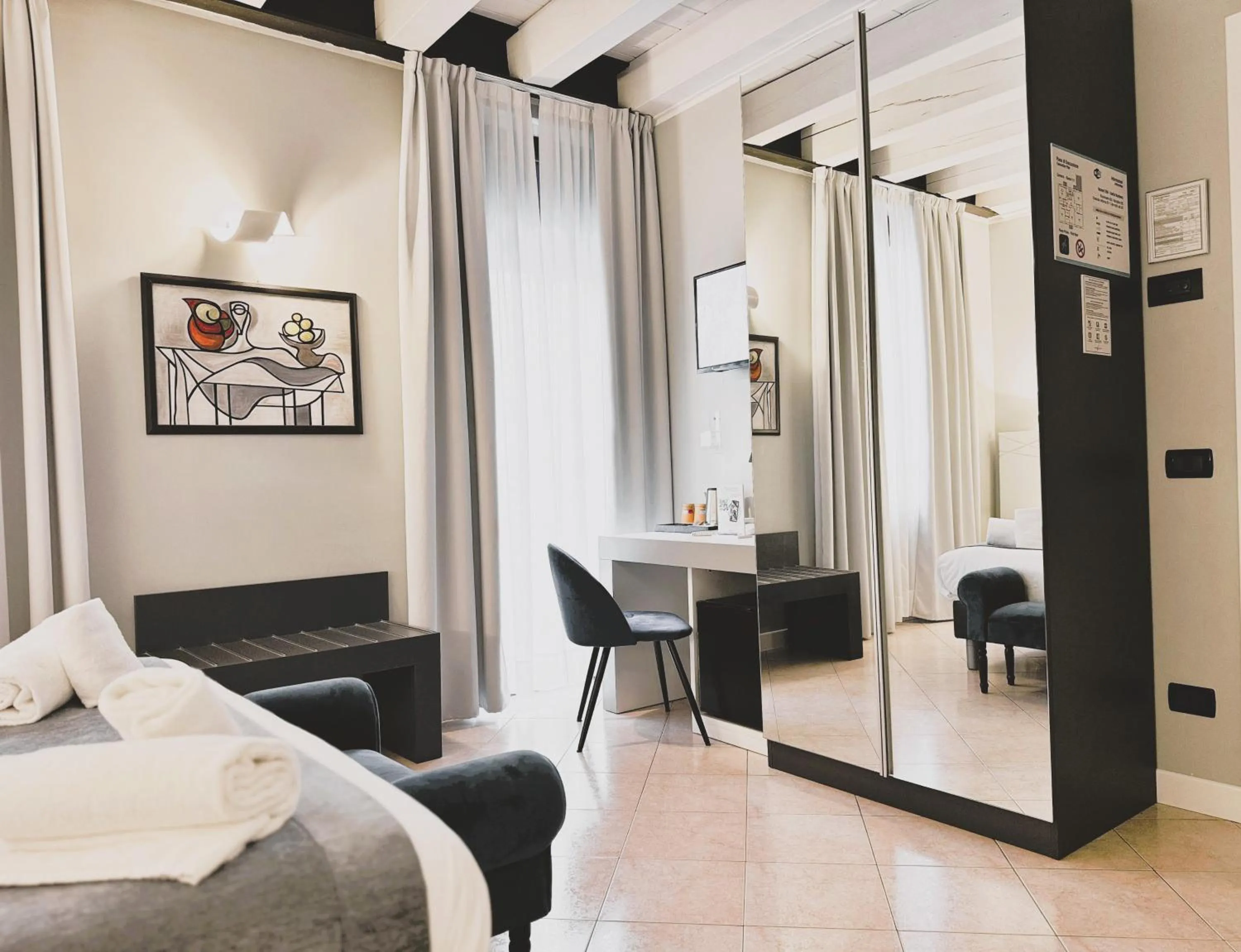 Decorative detail, Bed in Hotel Fontana Verona