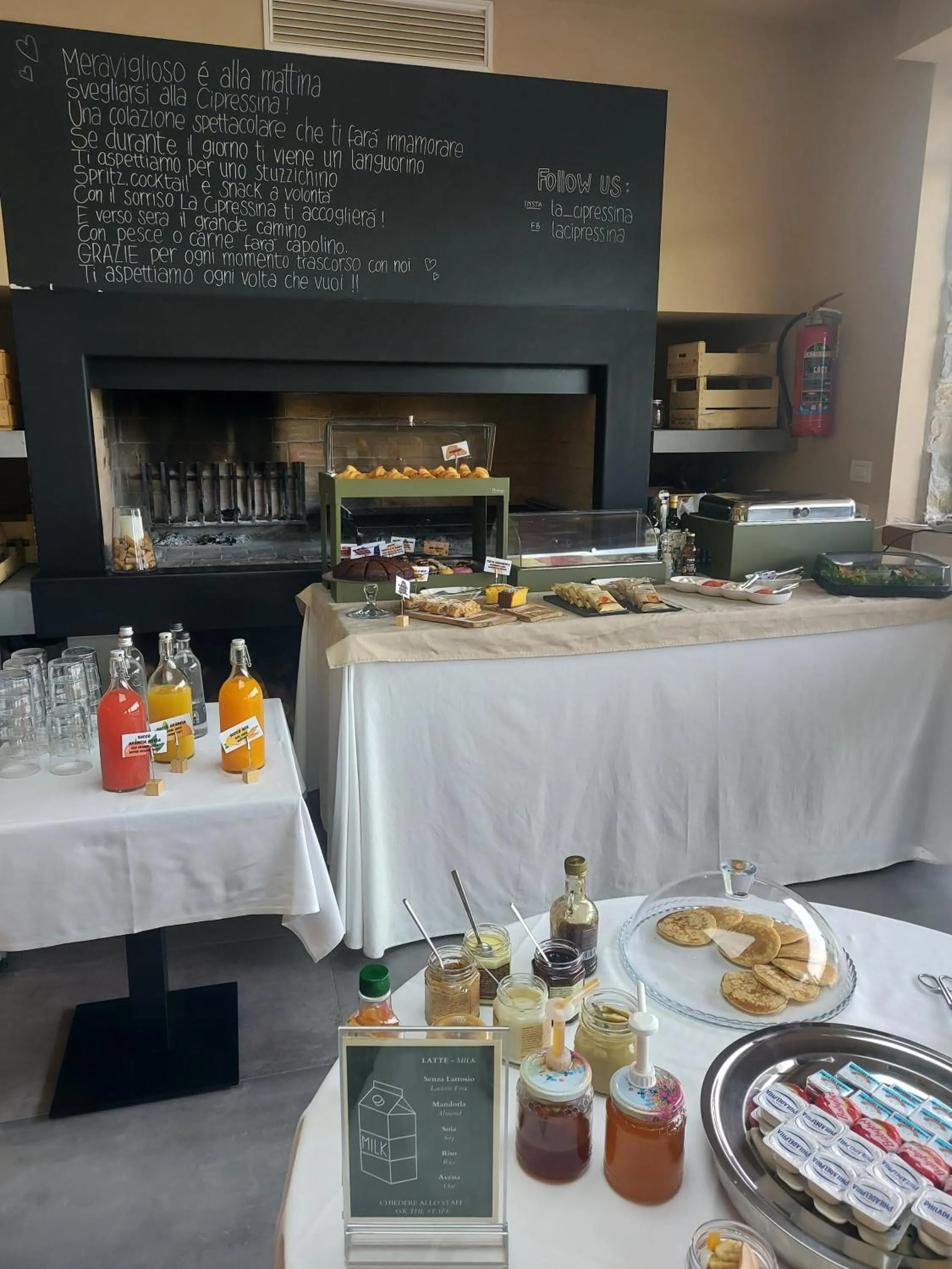 Breakfast in La Cipressina B&B