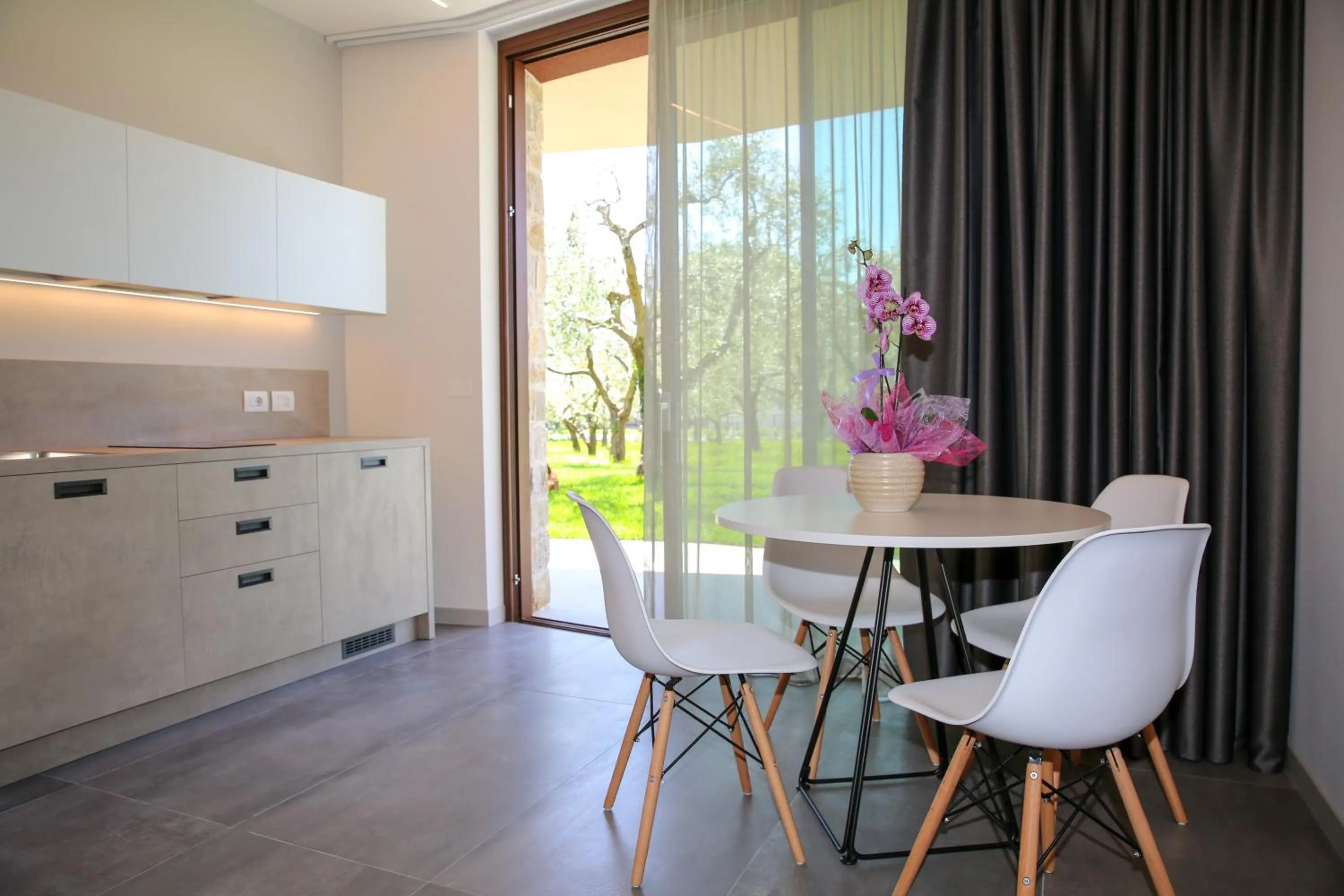 Kitchen or kitchenette in La Cipressina B&B