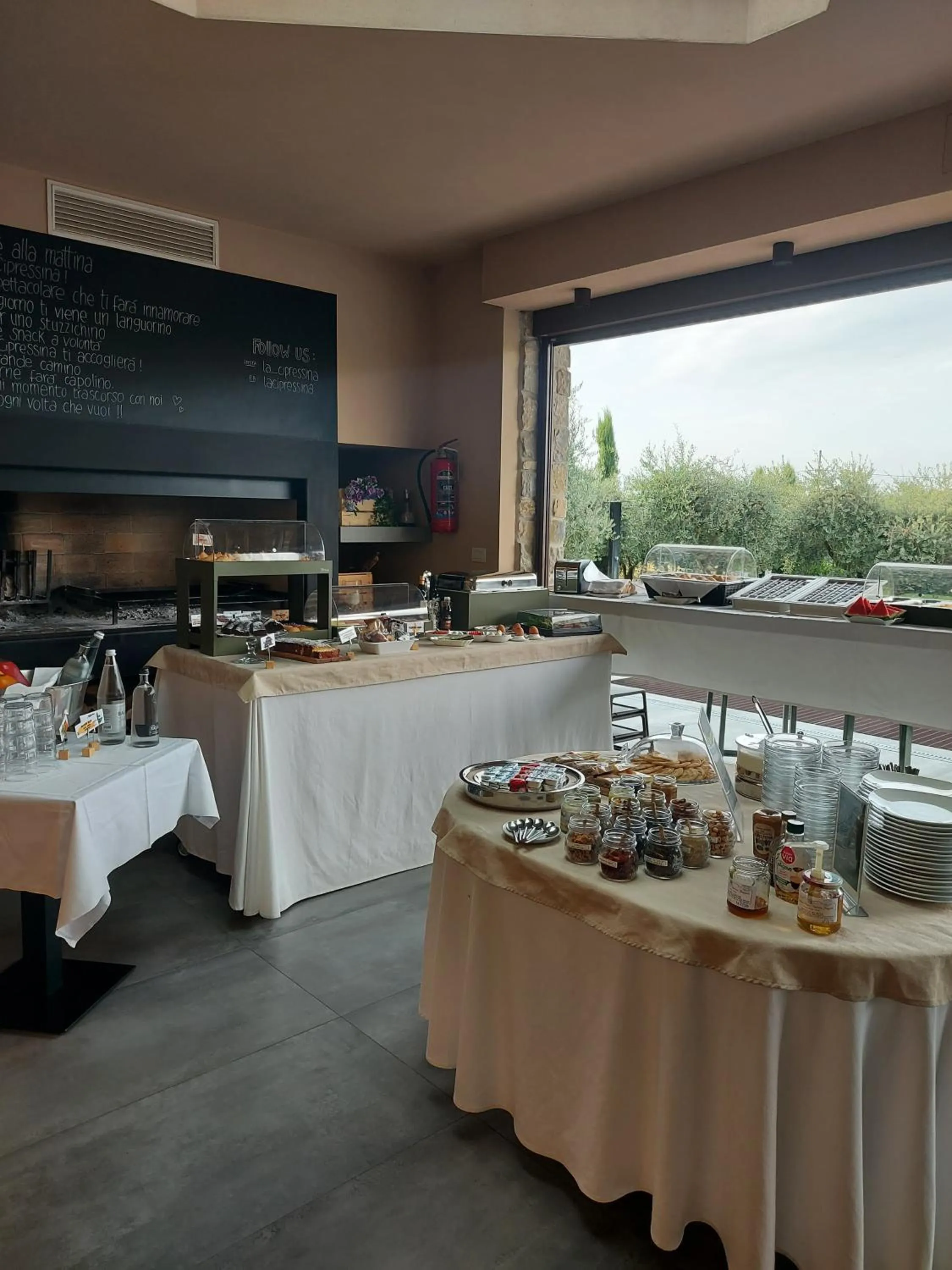 Food and drinks in La Cipressina B&B