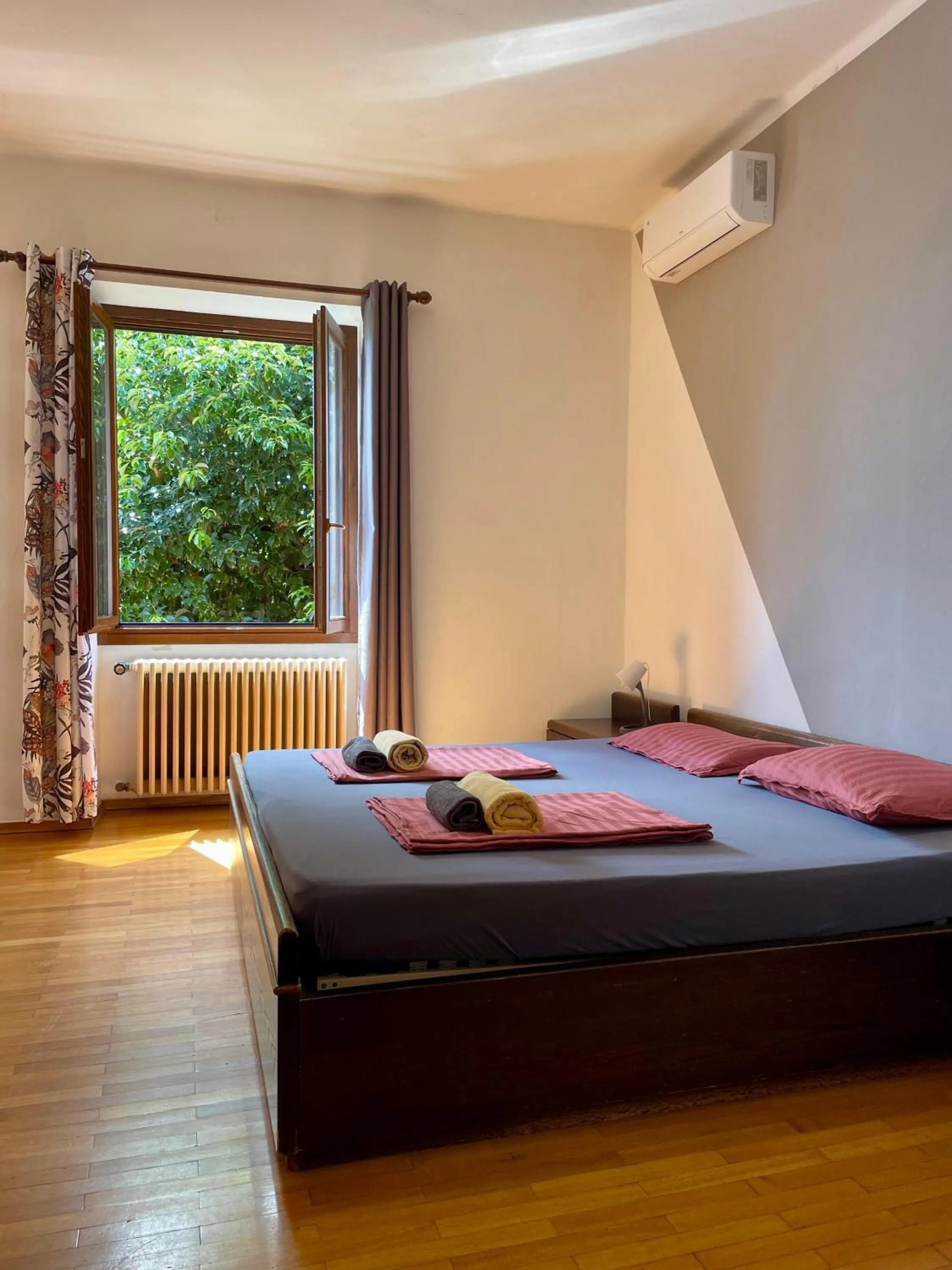 Bedroom, Bed in Villa Angelina