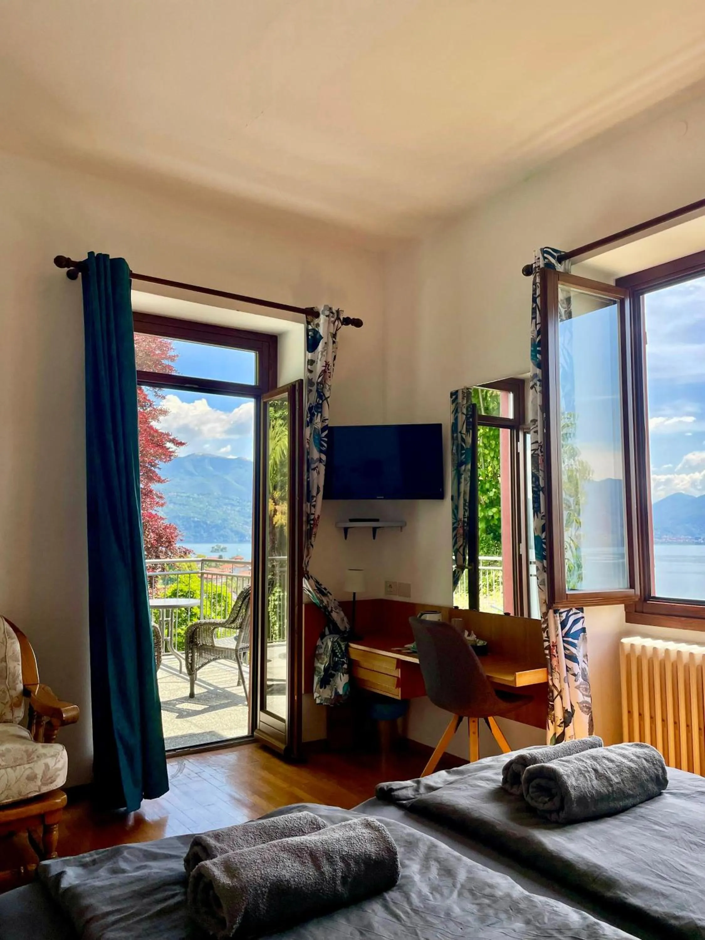 View (from property/room), Bed in Villa Angelina