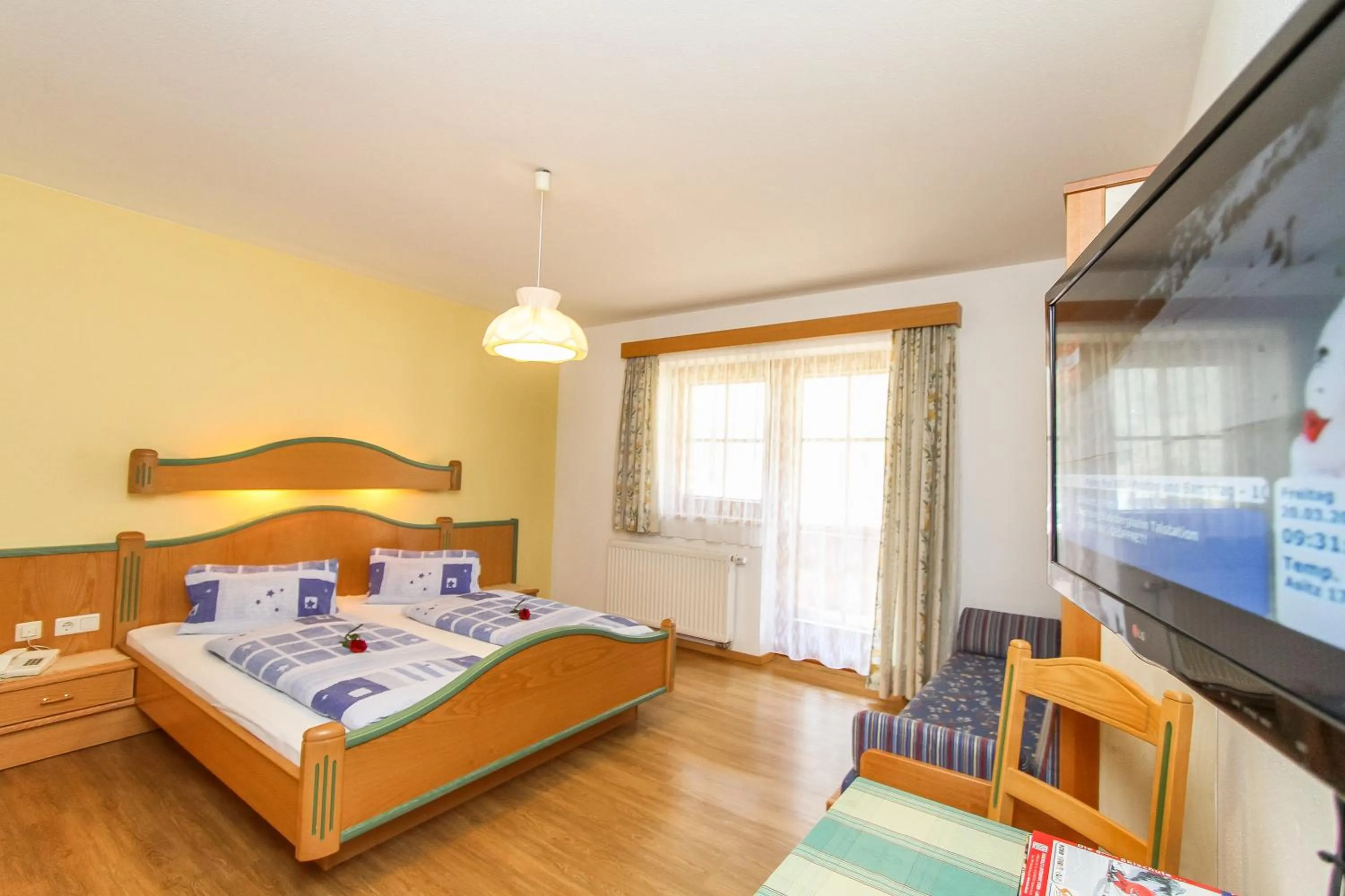 Photo of the whole room, Bed in Landgasthof Seisenbergklamm