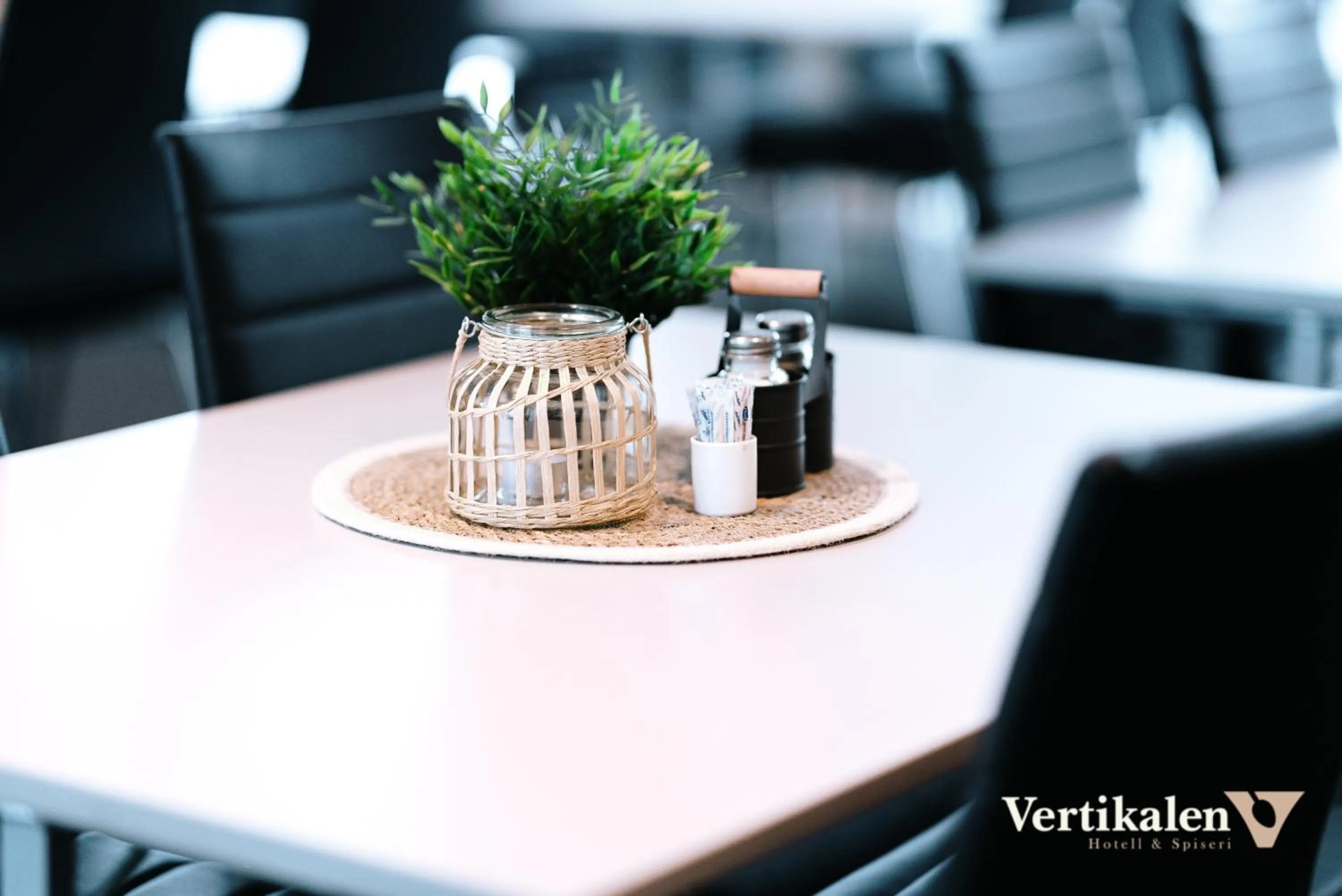Restaurant/places to eat in Vertikalen