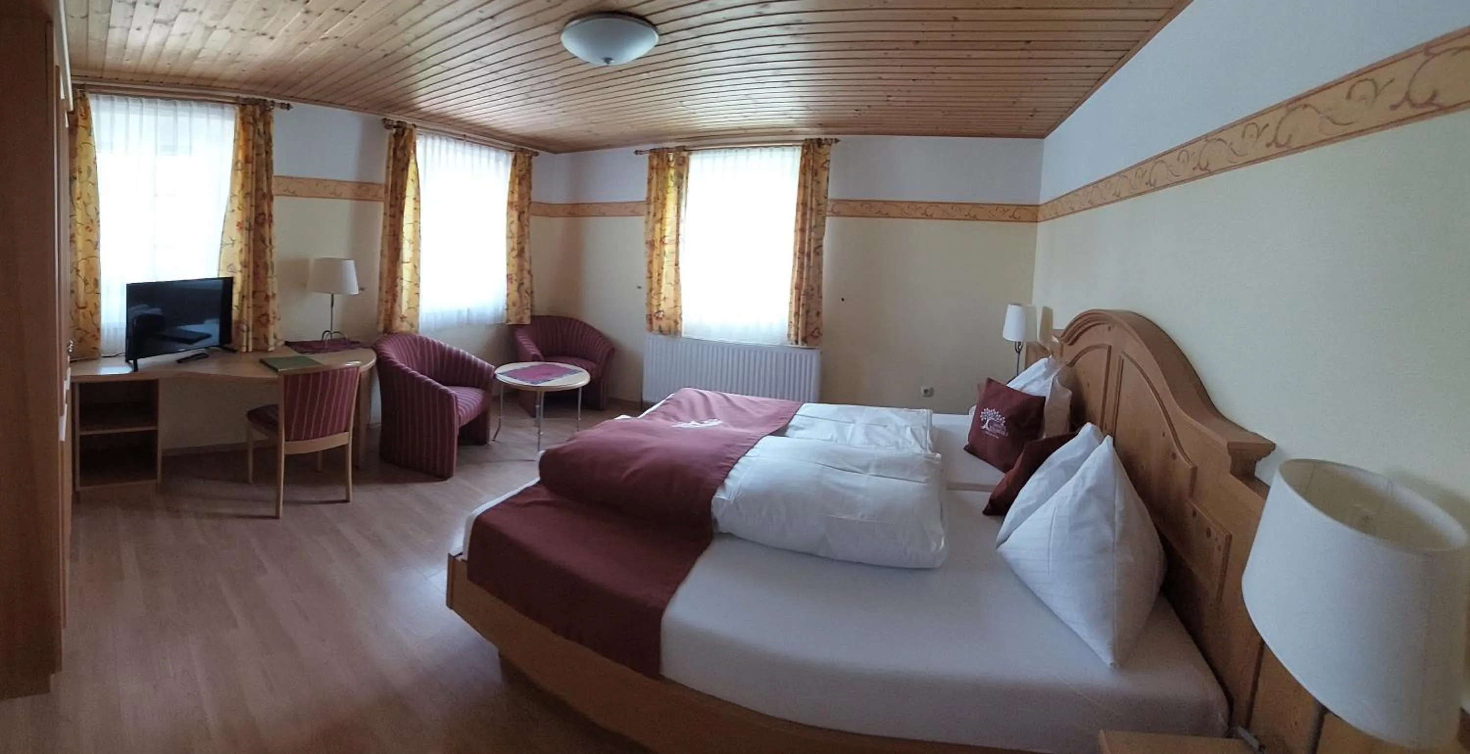 Bed in Landhotel Waldmühle