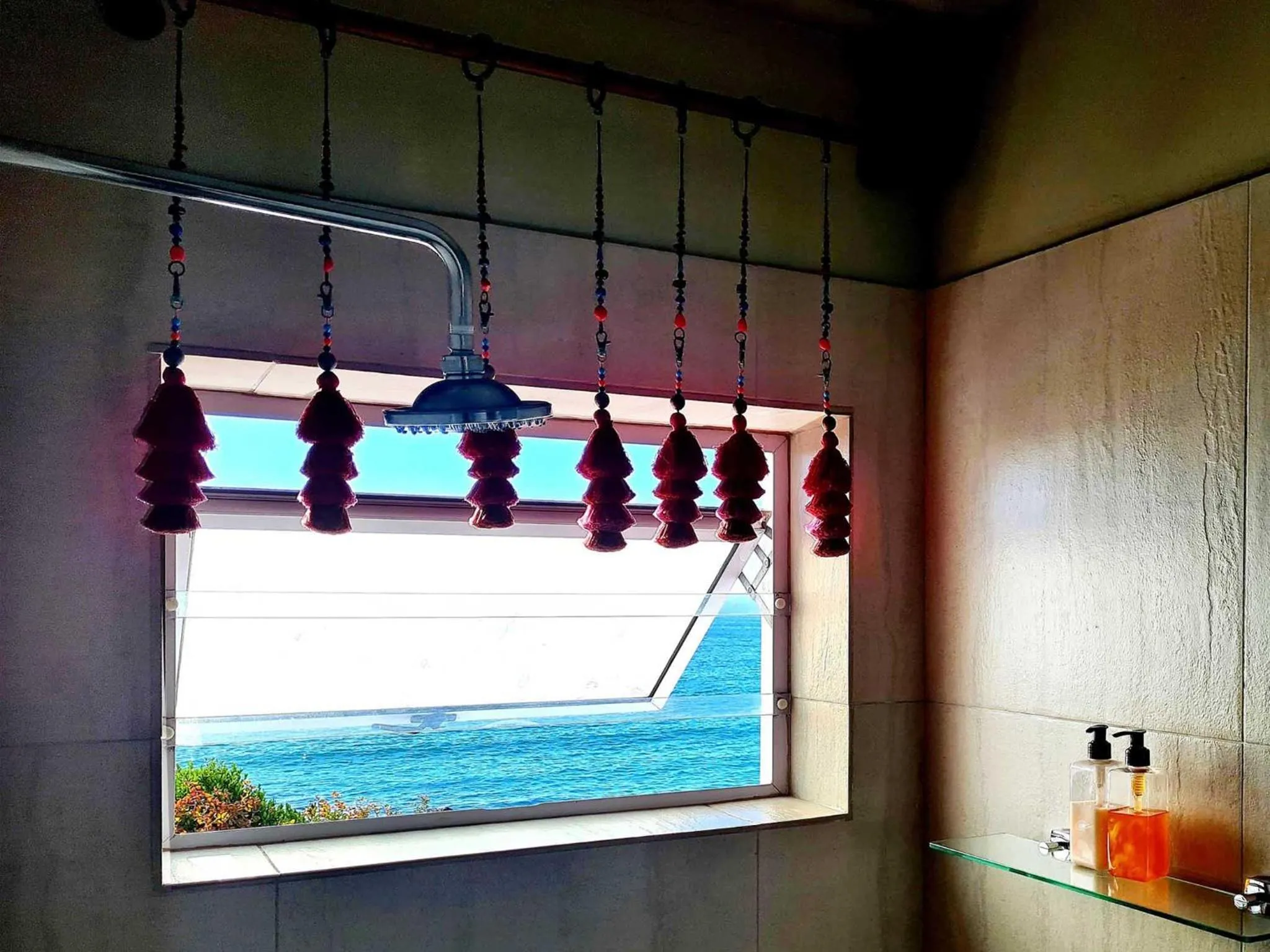 Shower in Crystal Lagoon Lodge
