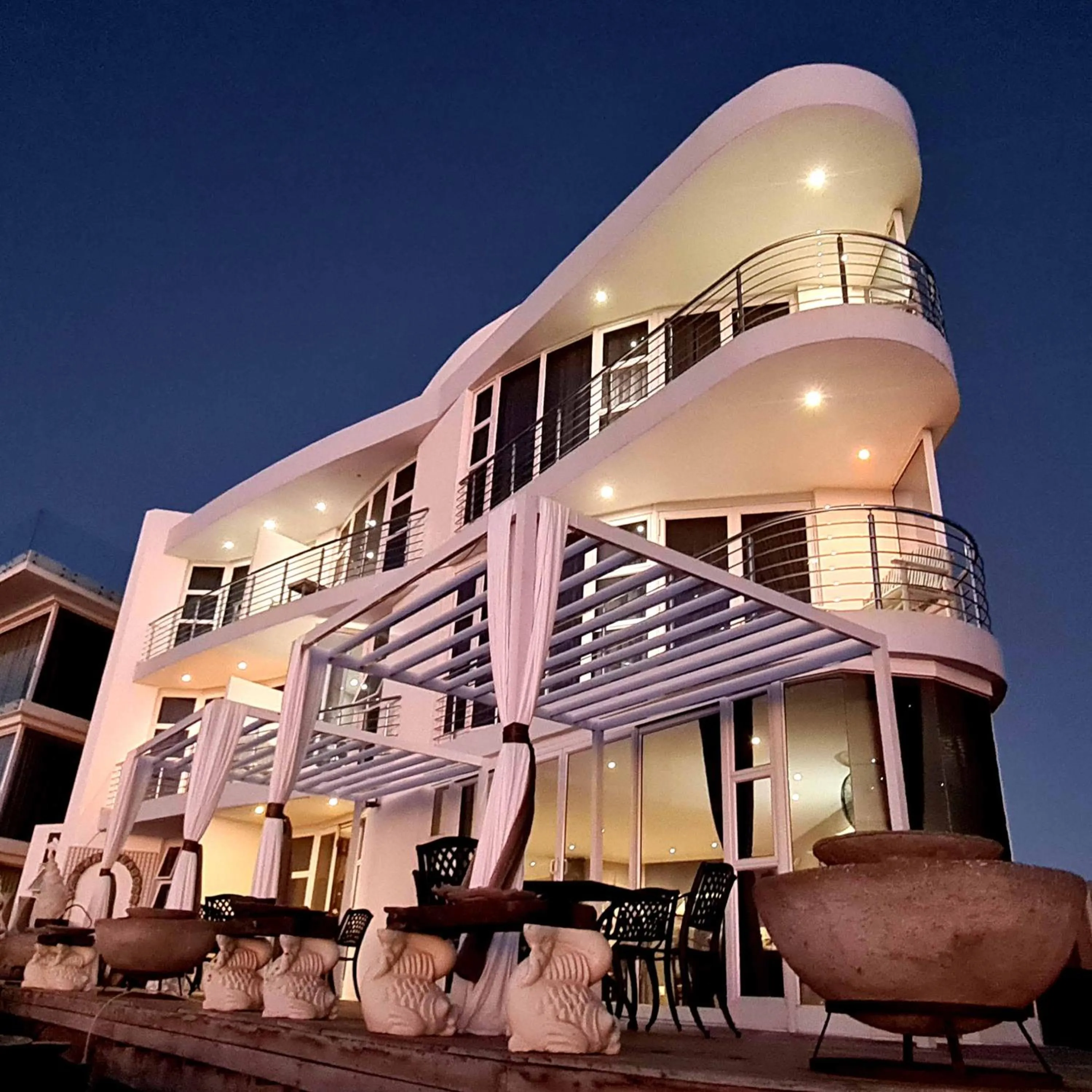 Property building in Crystal Lagoon Lodge