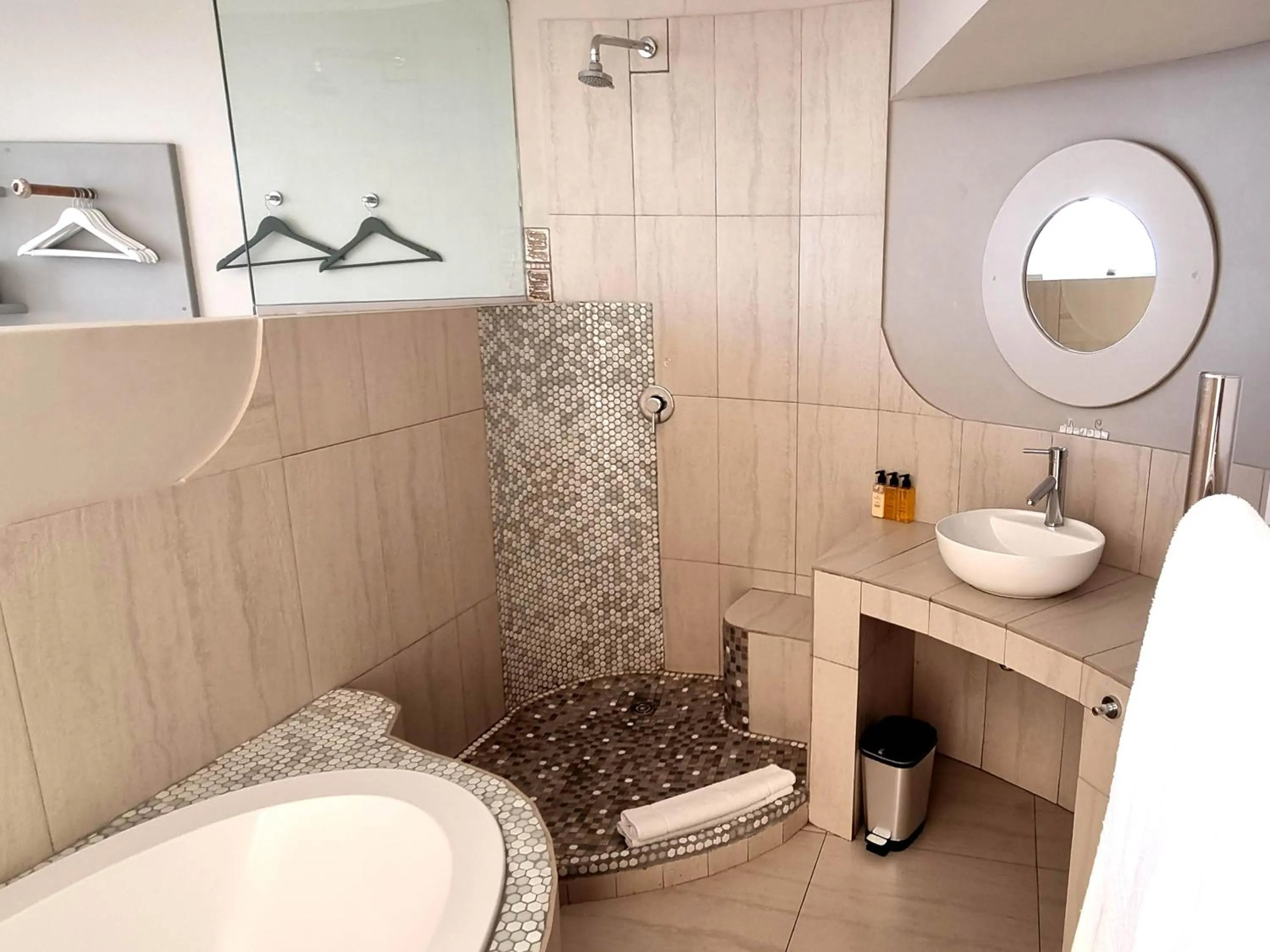 Shower in Crystal Lagoon Lodge