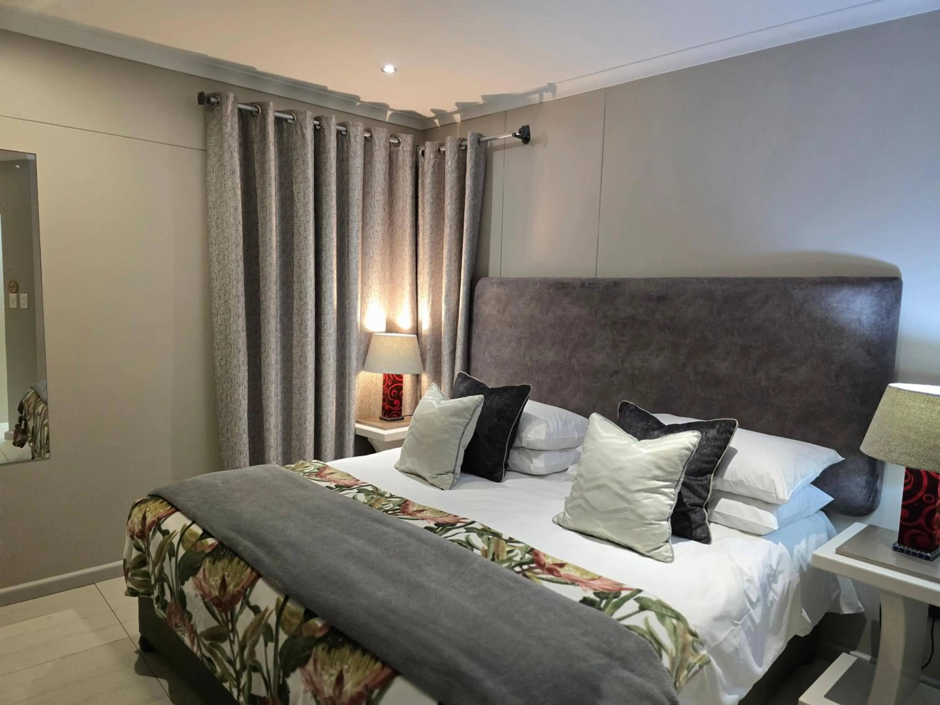 Bedroom, Bed in Crystal Lagoon Lodge