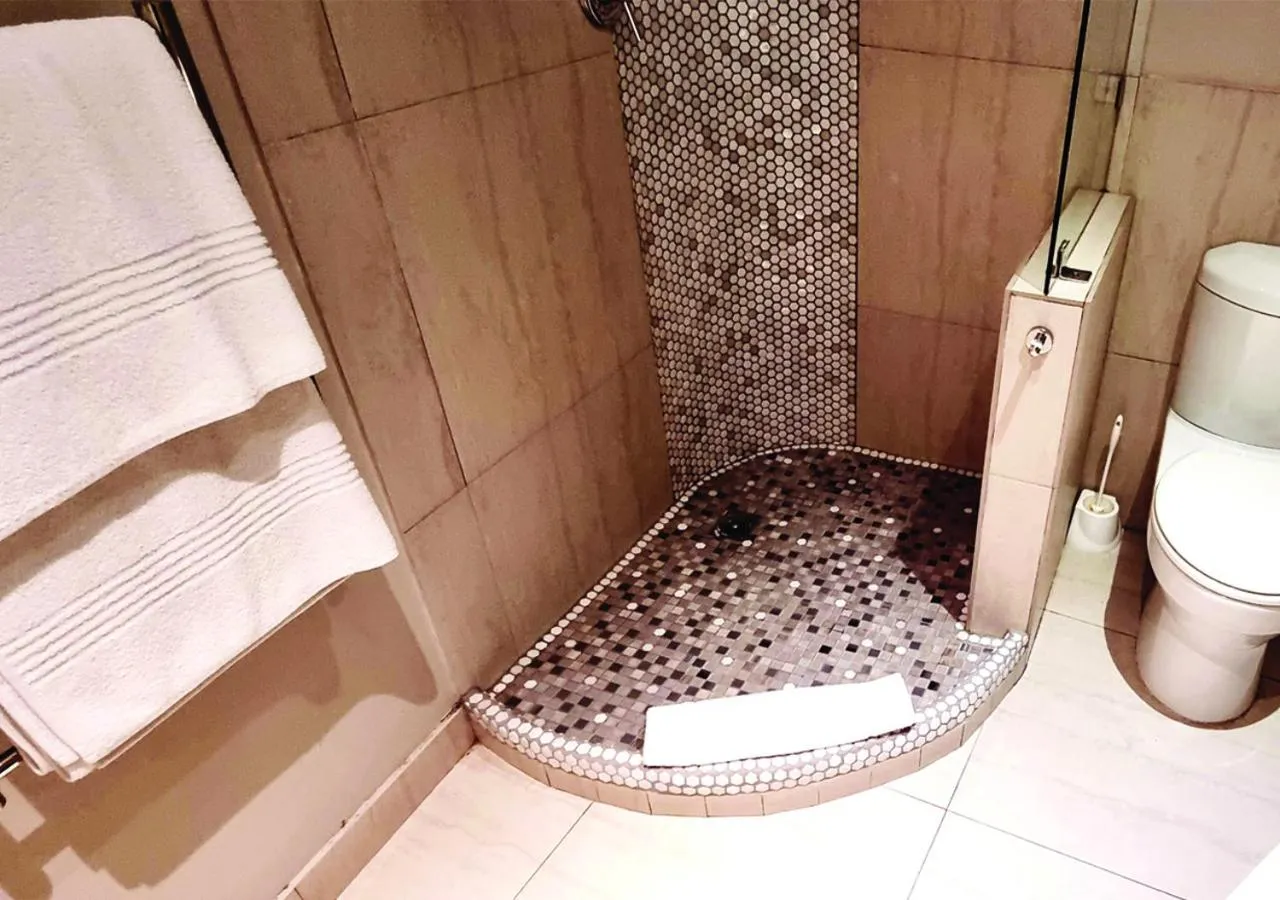 Shower in Crystal Lagoon Lodge