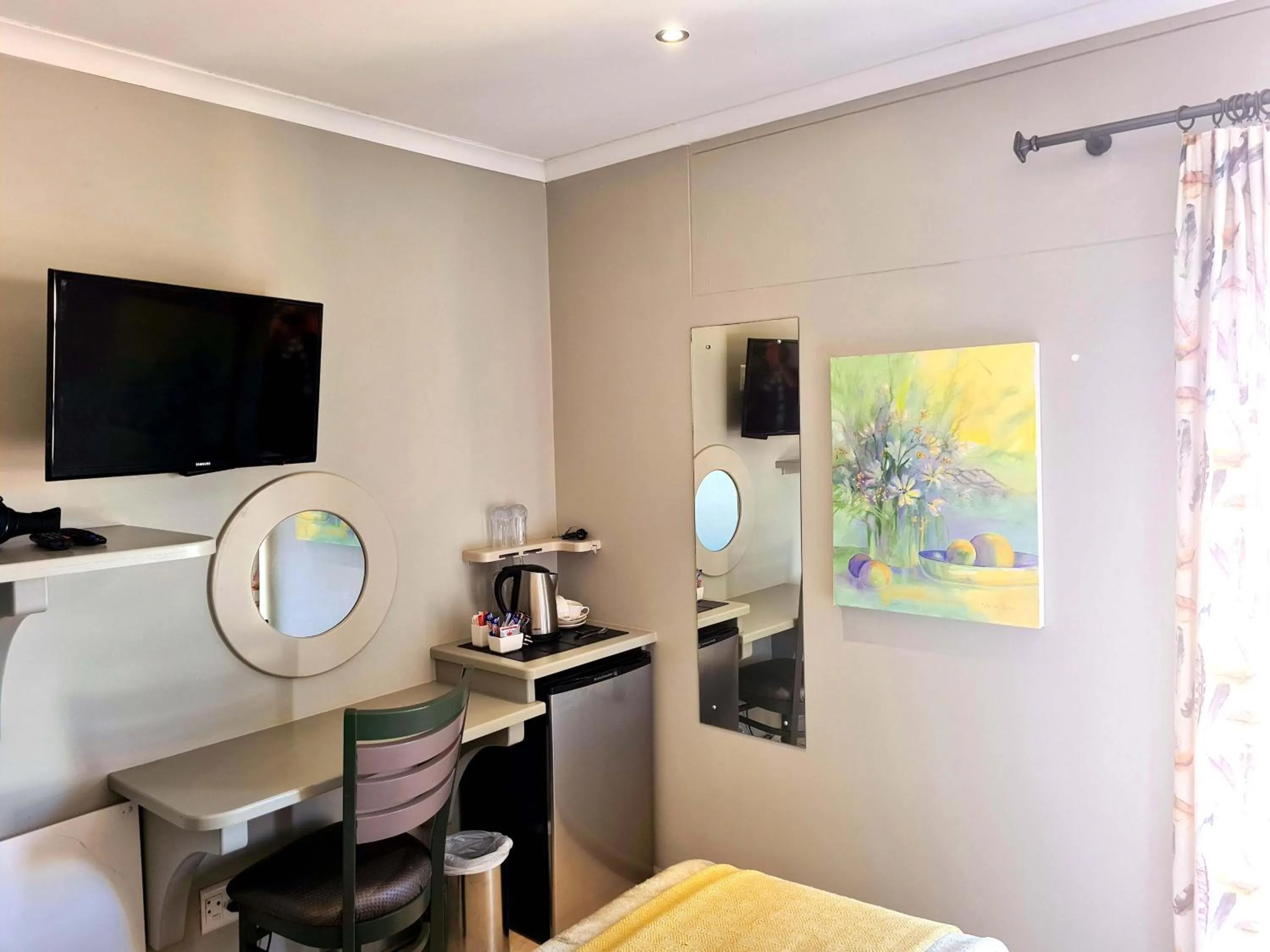 room service in Crystal Lagoon Lodge