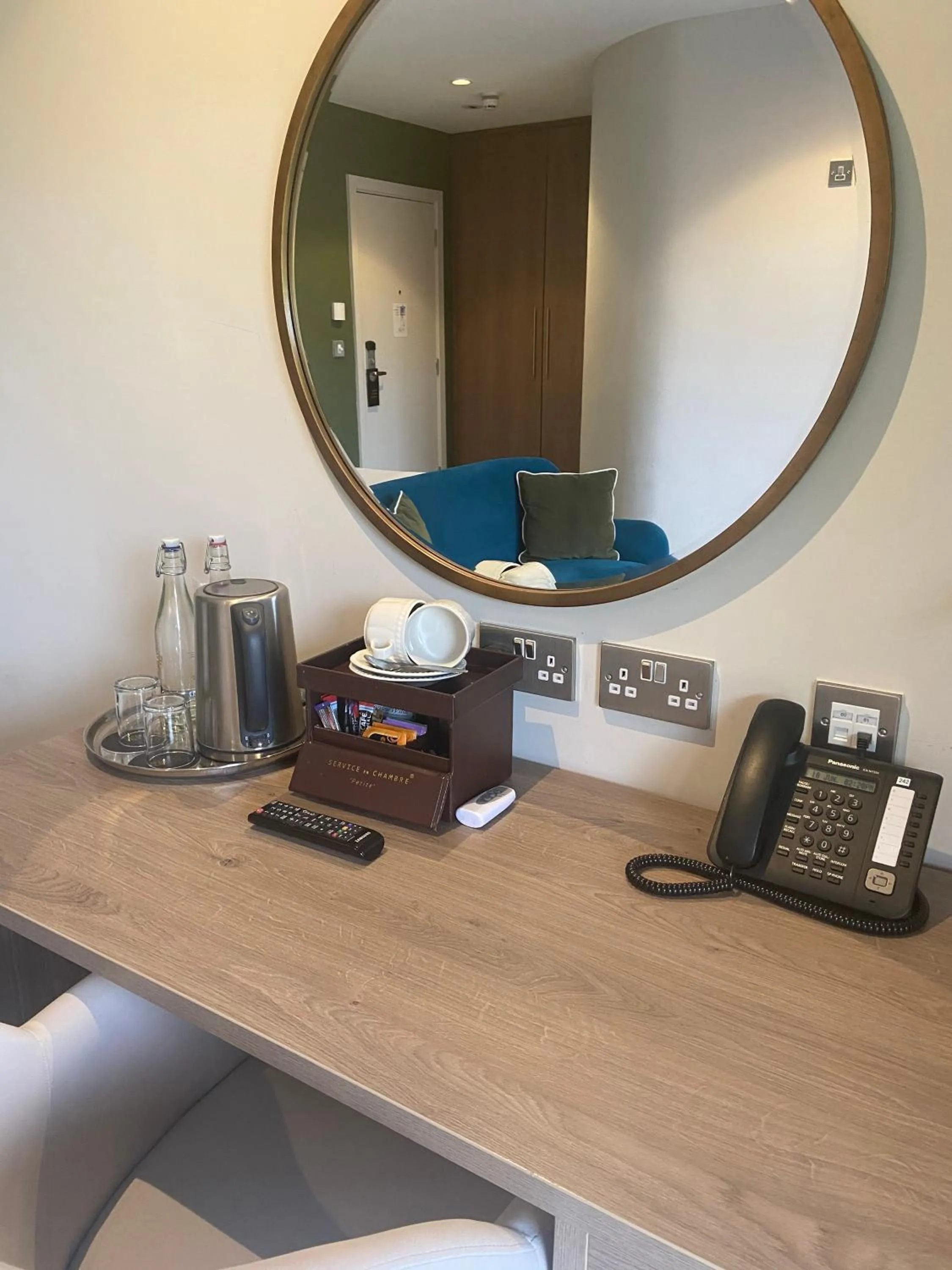 Coffee/tea facilities in Hatherley Manor Hotel & Spa