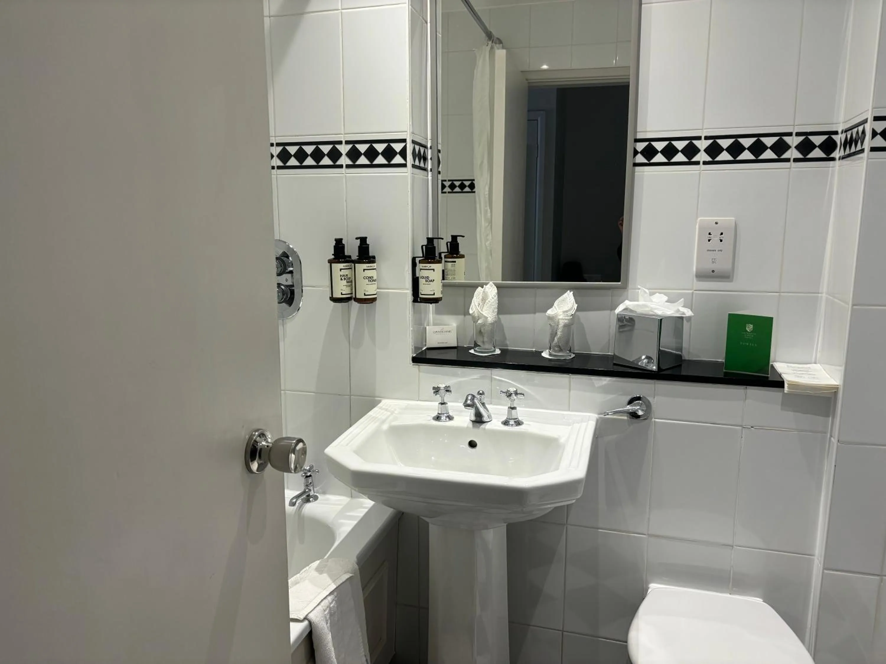 Bathroom in Hatherley Manor Hotel & Spa
