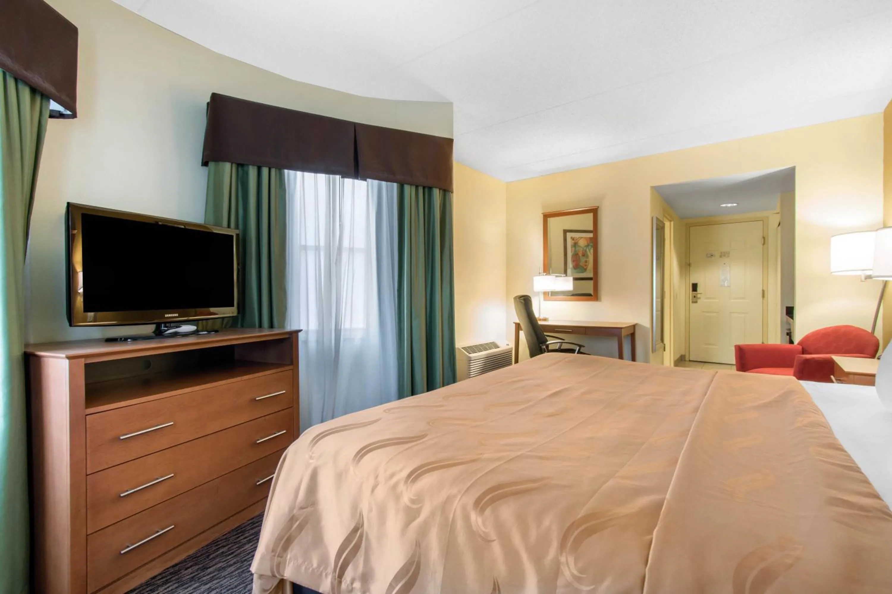 Clarion Hotel & Suites University-Shippensburg