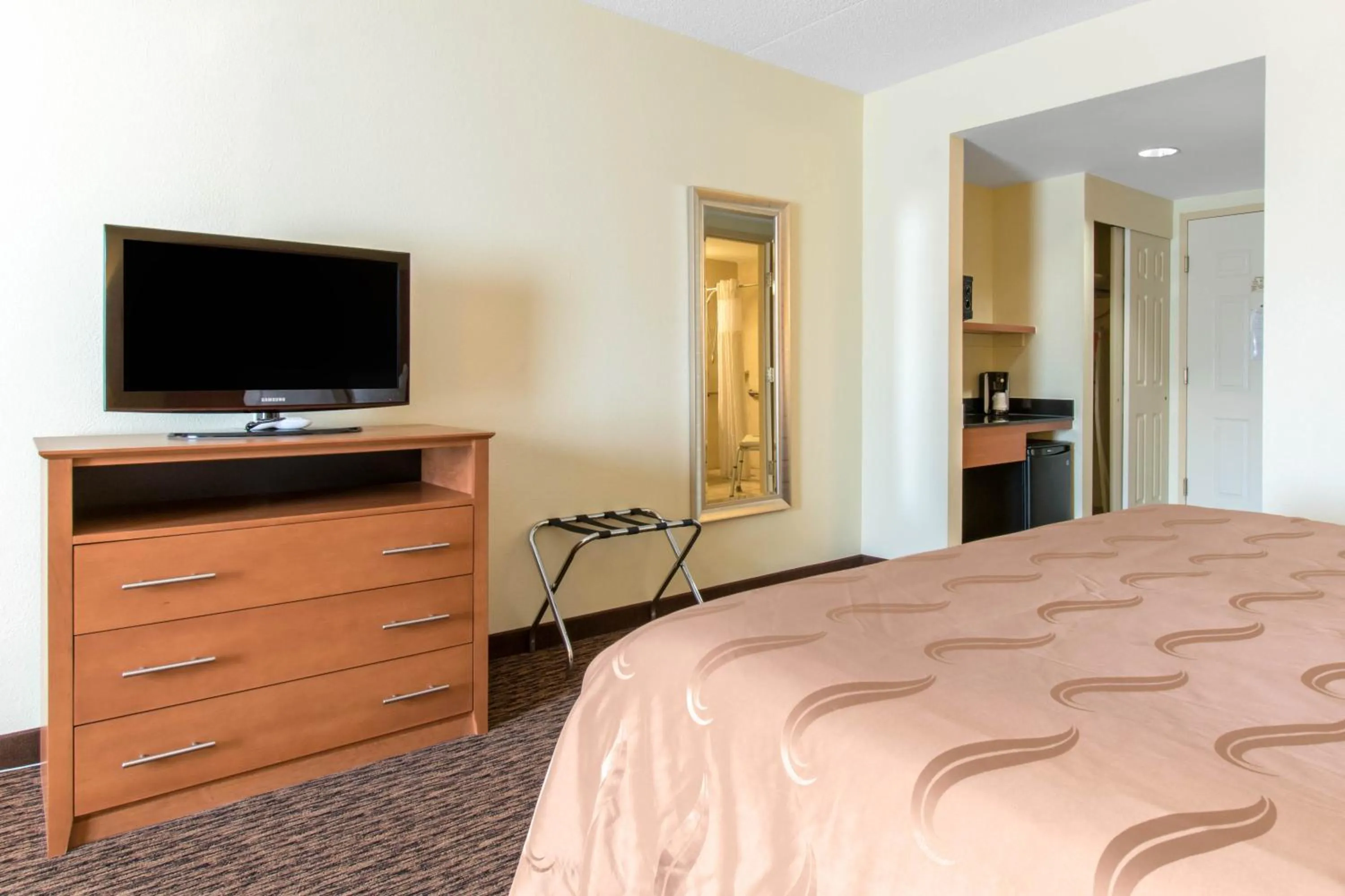 Clarion Hotel & Suites University-Shippensburg