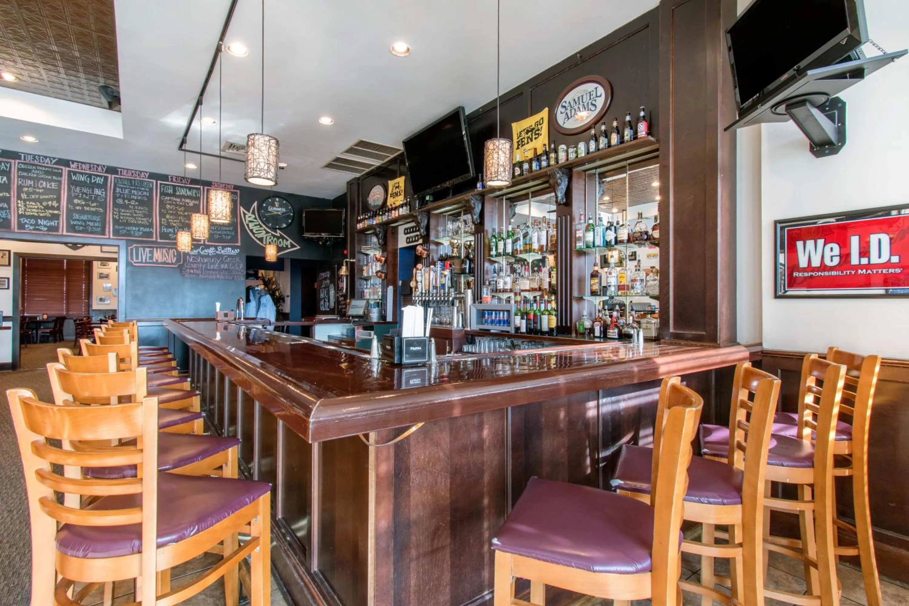 Restaurant/places to eat in Clarion Hotel & Suites University-Shippensburg