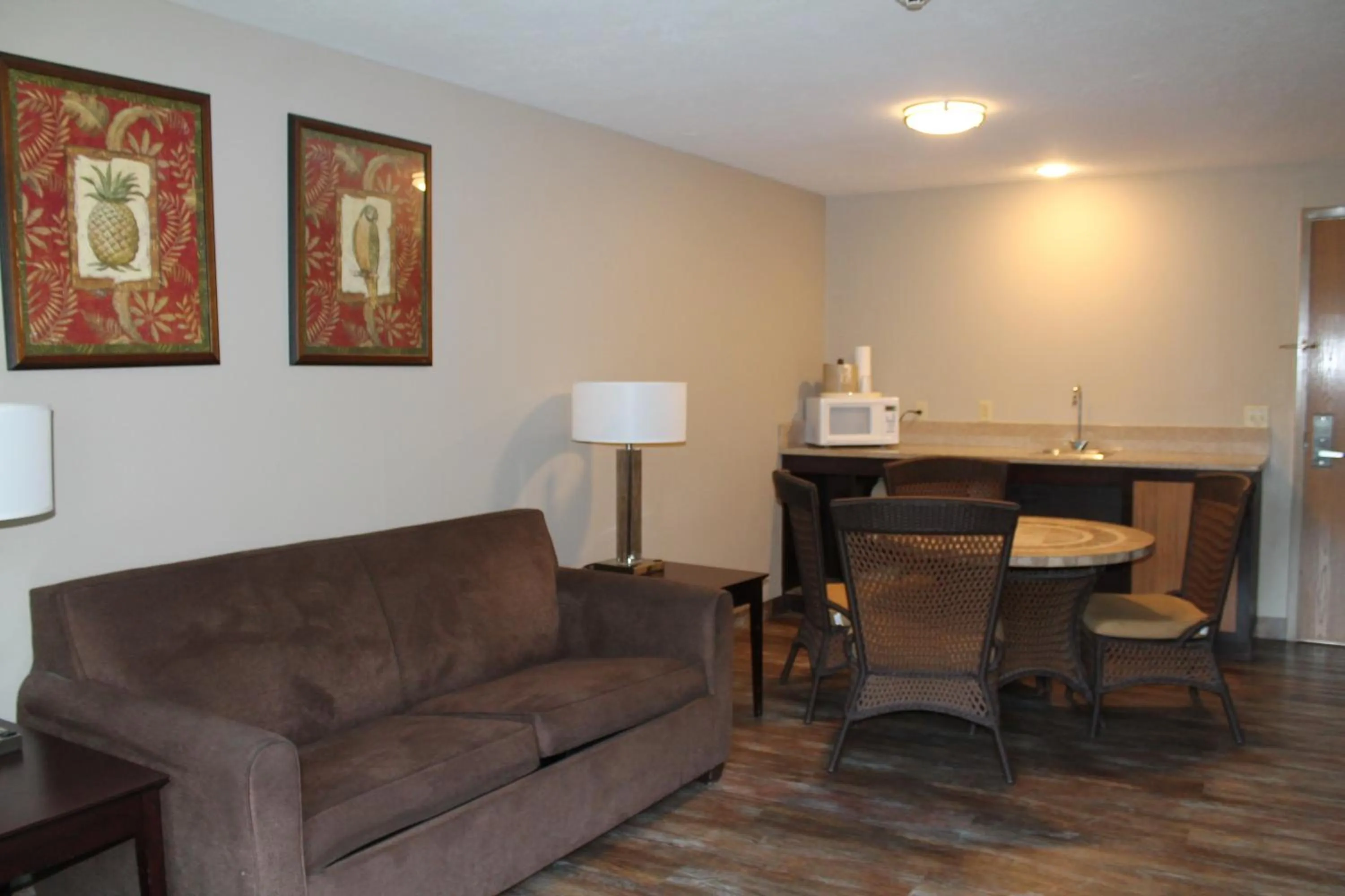 Living room in Put-in-Bay Resort & Conference Center
